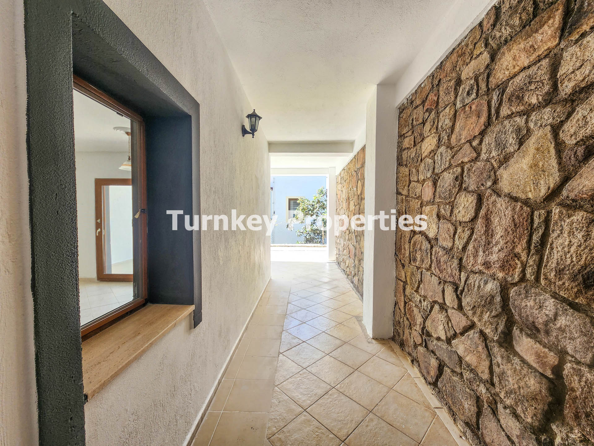 Yalıkavak, Bodrum Küdür Kiralık 2+1 Bahçe Katı Daire Denize Yakın