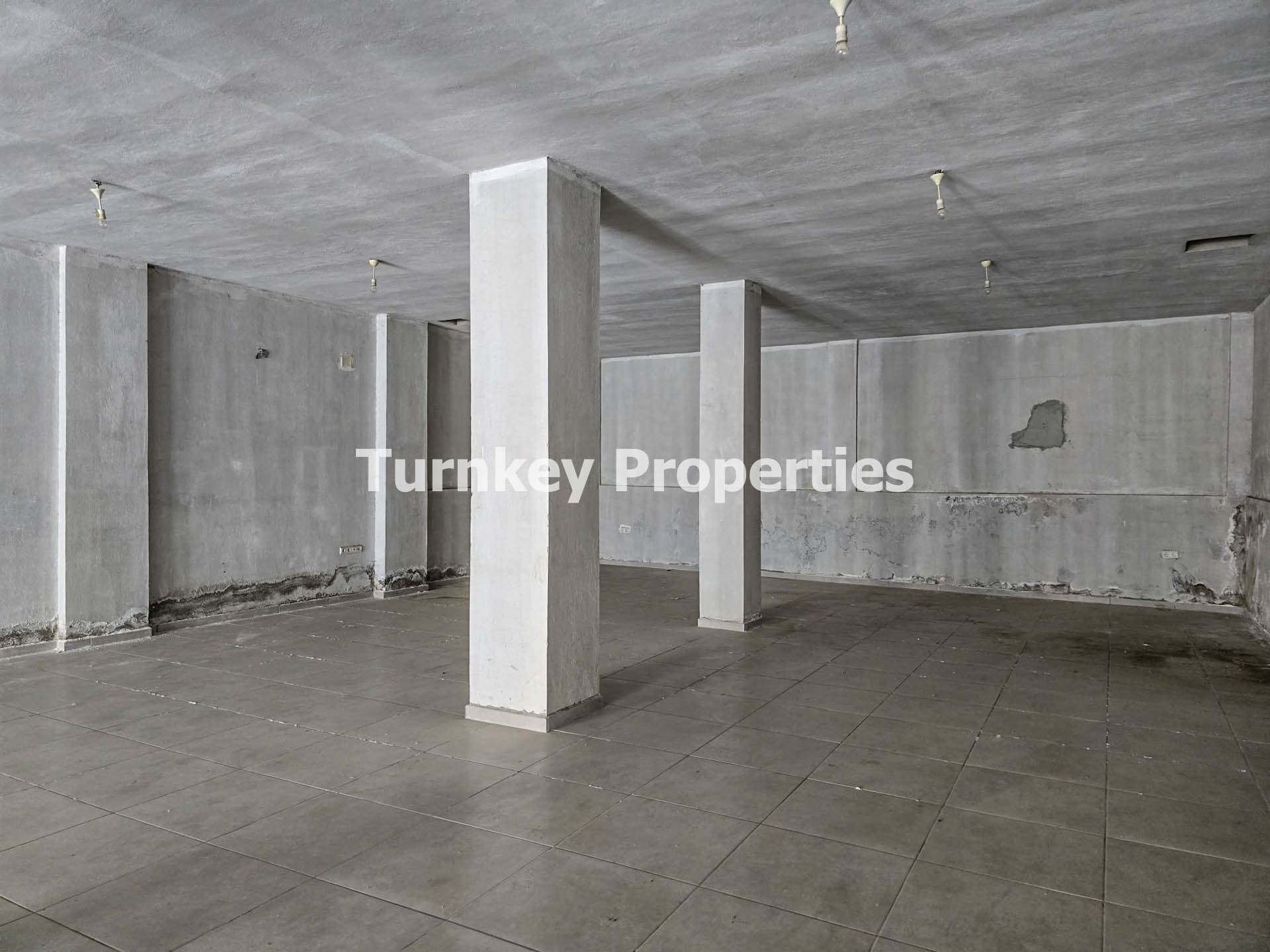 Bodrum Mumcular Eski Sanayi Bölgesinde Cadde Üzeri Kiralık Dükkan