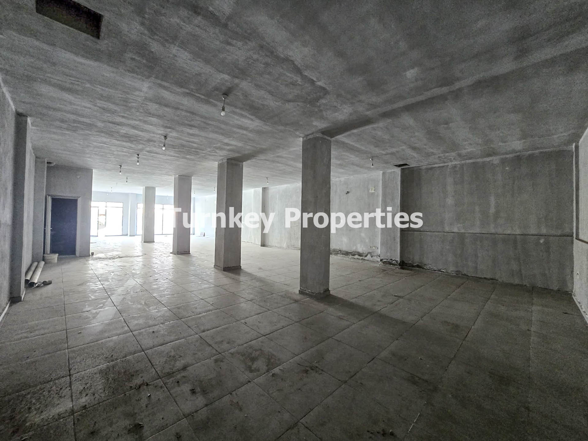 Bodrum Mumcular Eski Sanayi Bölgesinde Cadde Üzeri Kiralık Dükkan