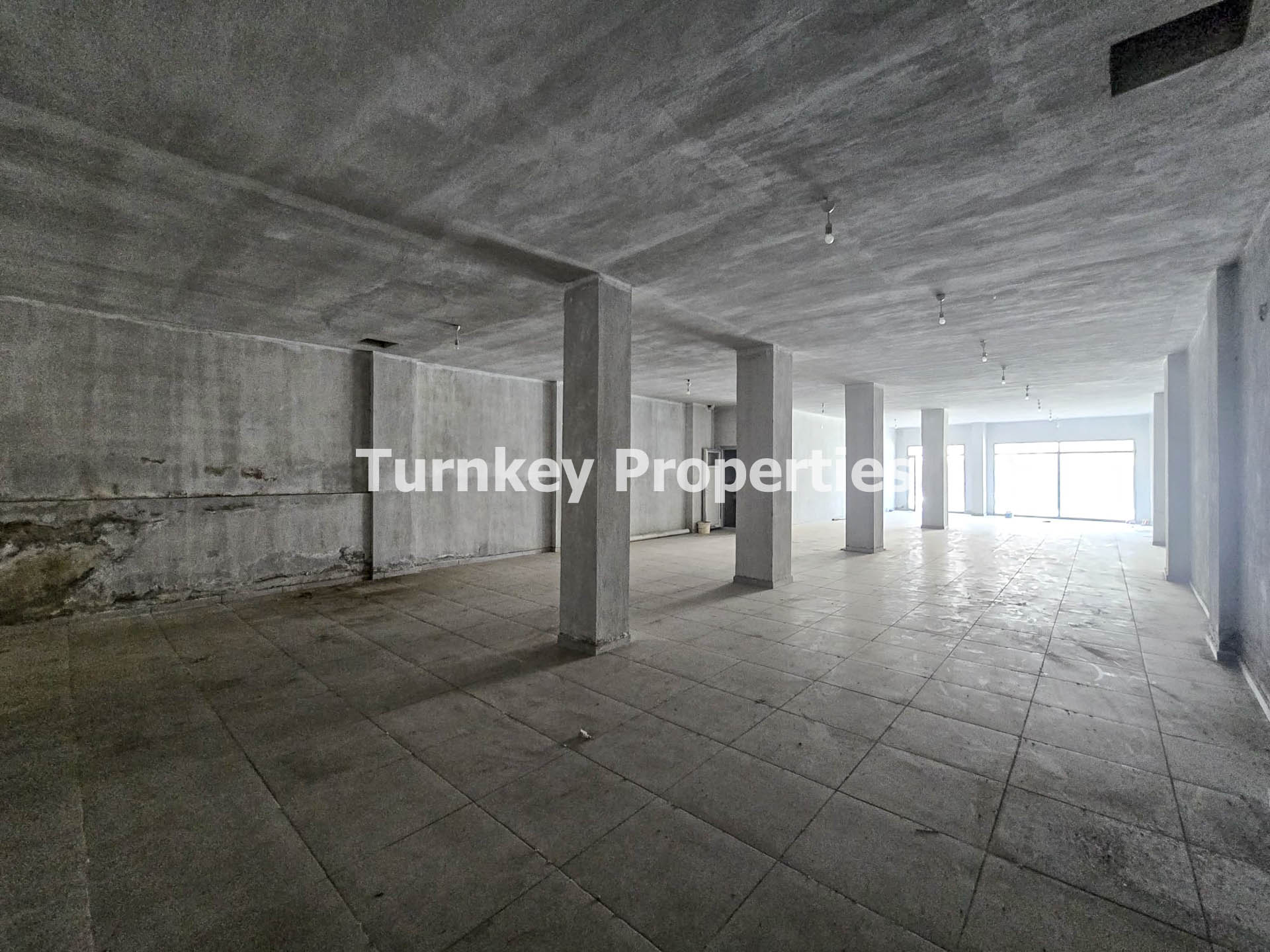 Bodrum Mumcular Eski Sanayi Bölgesinde Cadde Üzeri Kiralık Dükkan