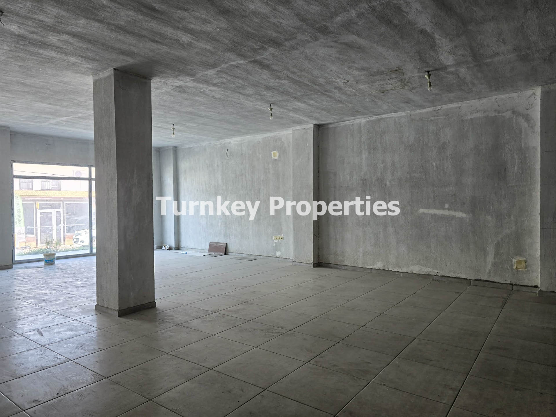 Bodrum Mumcular Eski Sanayi Bölgesinde Cadde Üzeri Kiralık Dükkan