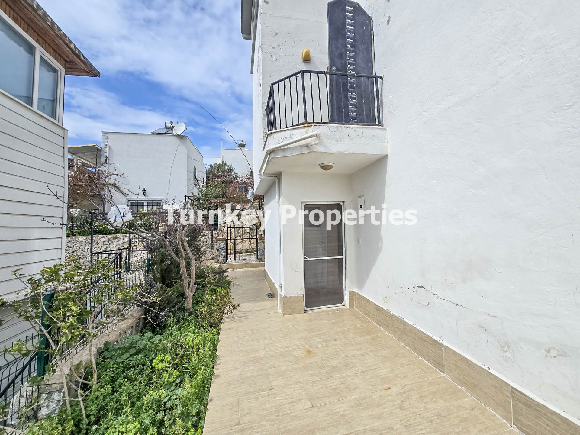 Milas Boğaziçi'nde Site İçinde Kiralık Eşyalı Villa Aylık Ödeme