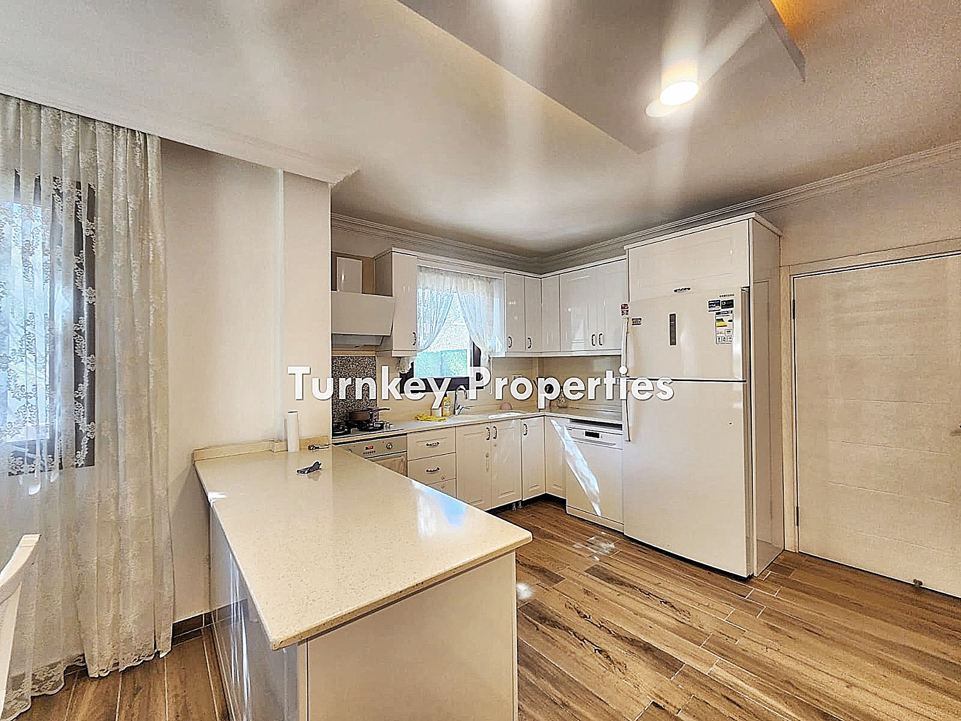 Bodrum Gündoğan Satılık Ev Köyiçi Merkezi Konum Bahçeli Zemin Kat