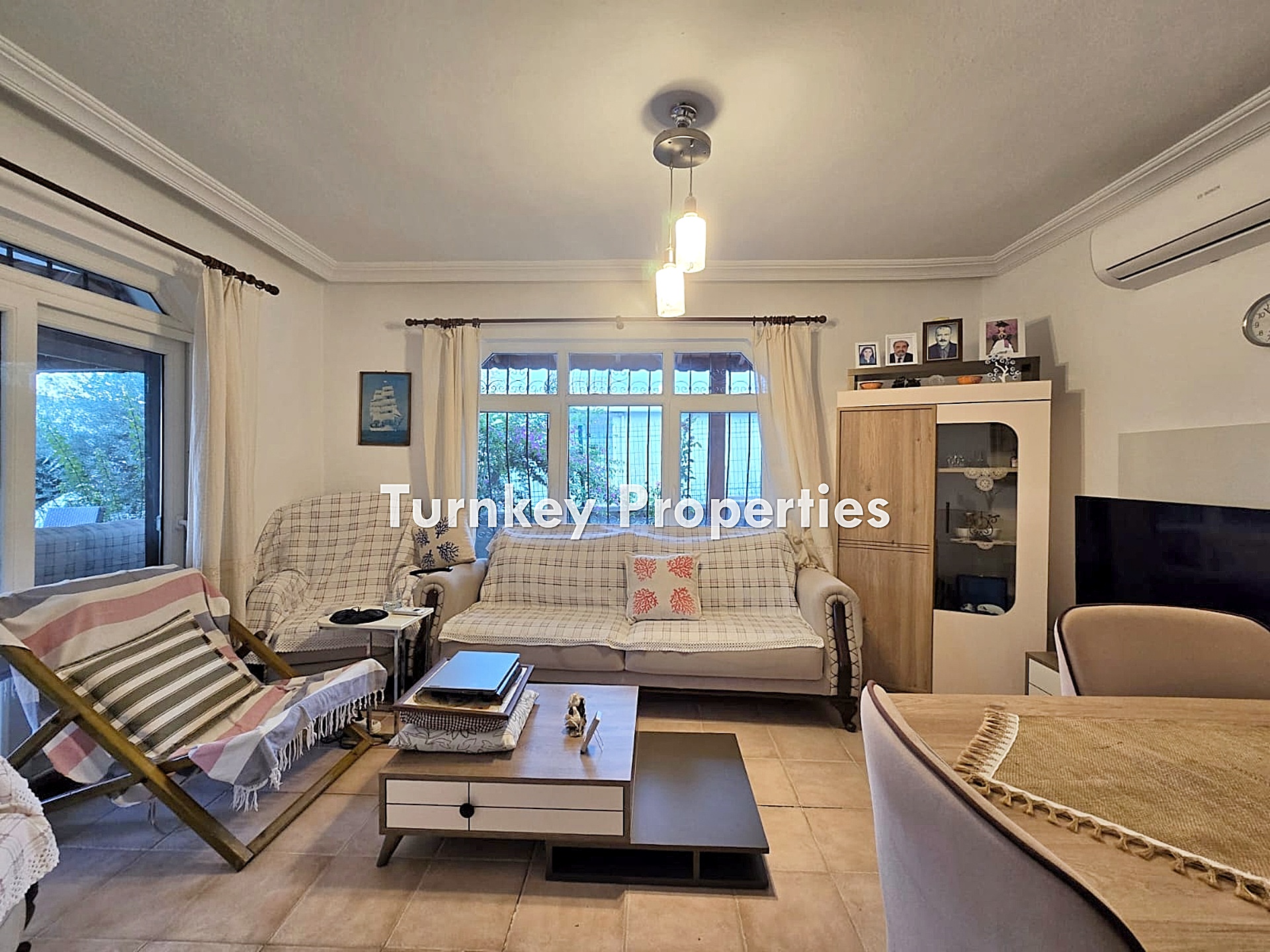 Boğaziçi Satılık Müstakil Ev Ortak Plajlı Site İçinde Havuz Teras