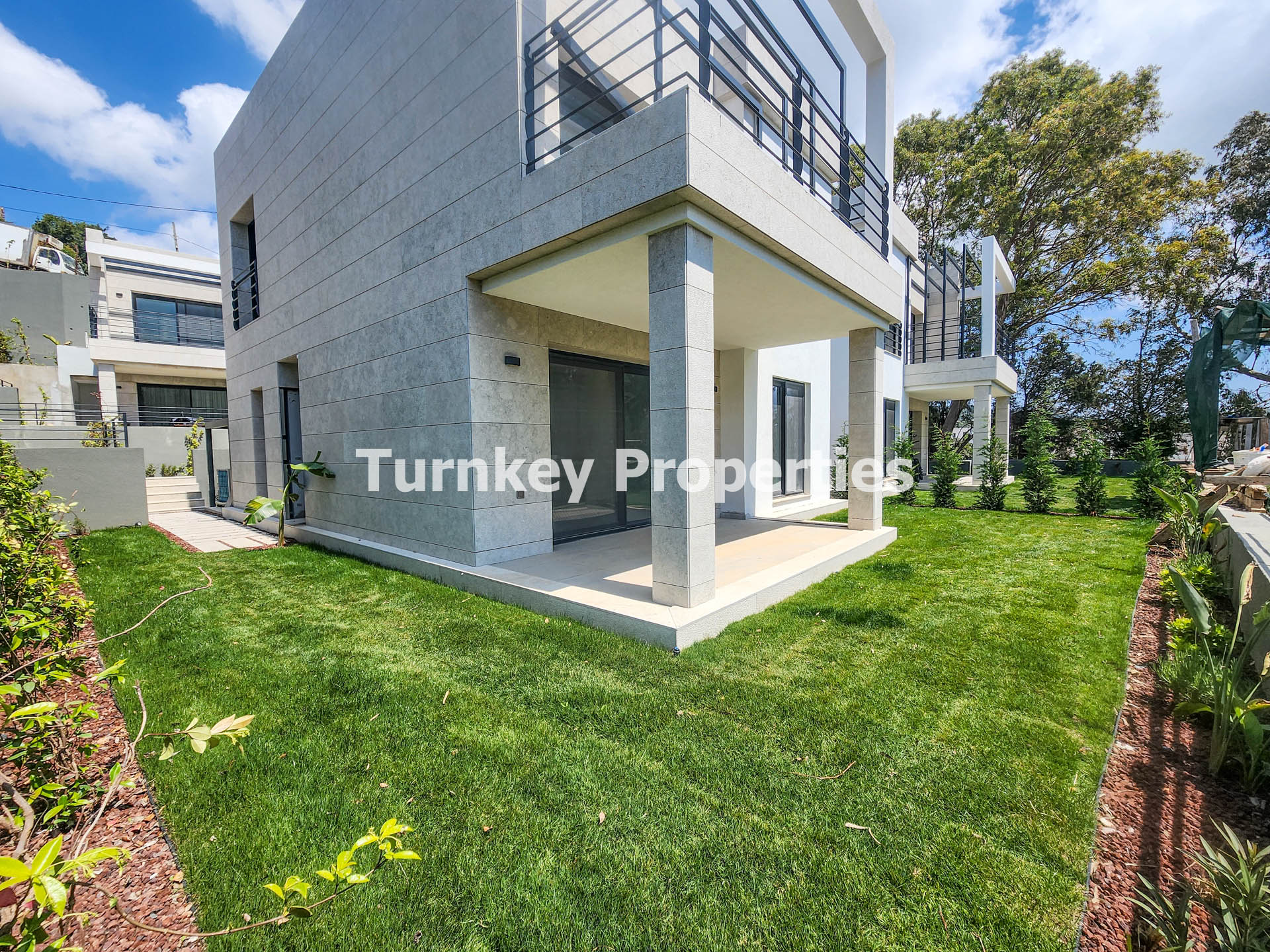 Bodrum Dereköy'de Satılık Daire Modern Tasarım Bahçe Kullanımlı