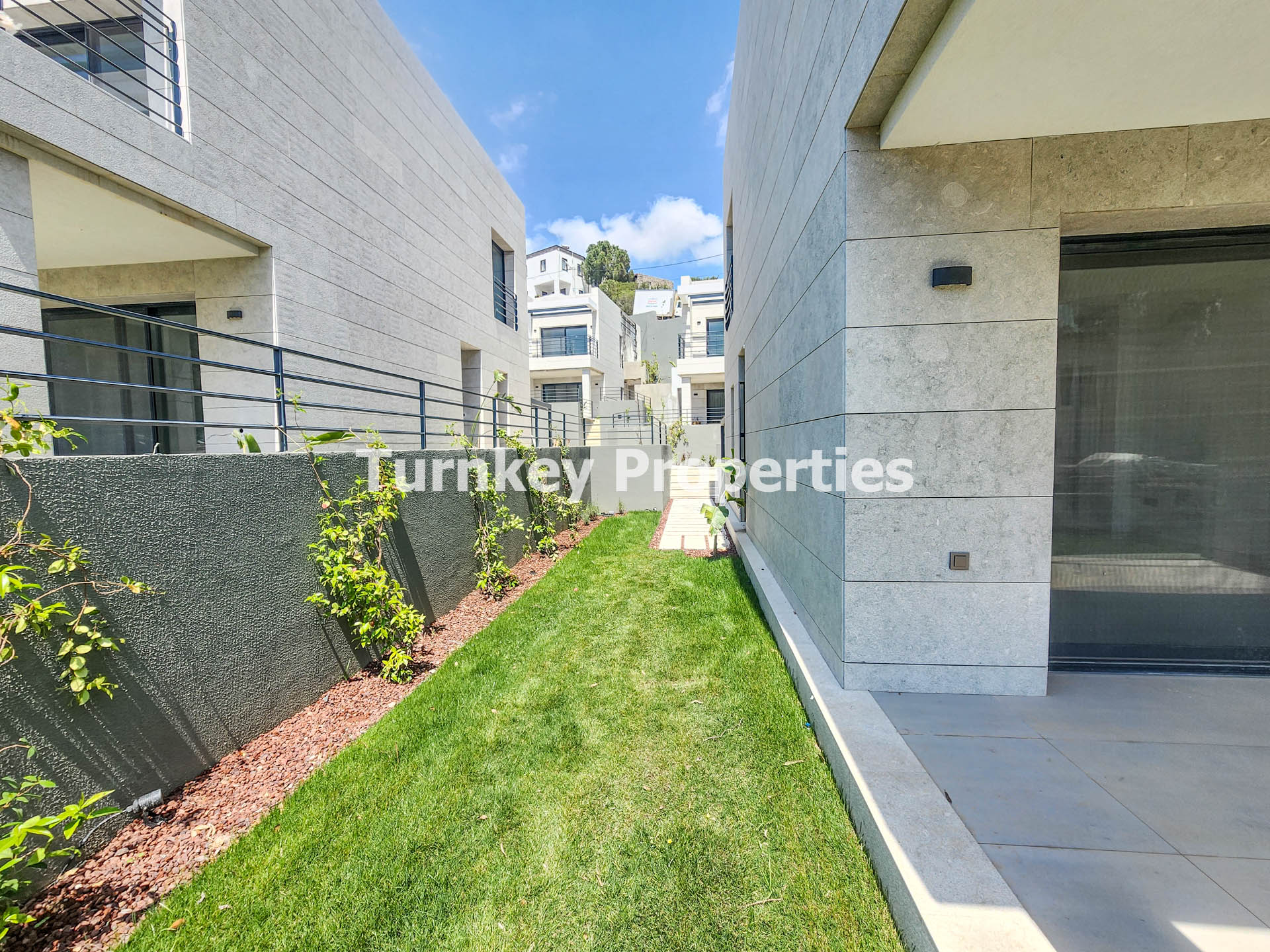 Bodrum Dereköy'de Satılık Daire Modern Tasarım Bahçe Kullanımlı