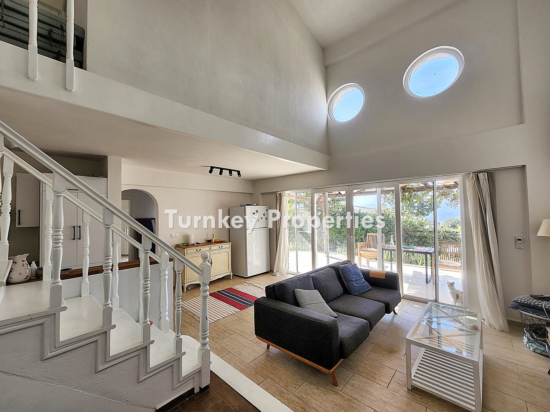Milas Dörttepe Kiralık Müstakil Ev Göl Manzaralı Bahçeli Villa