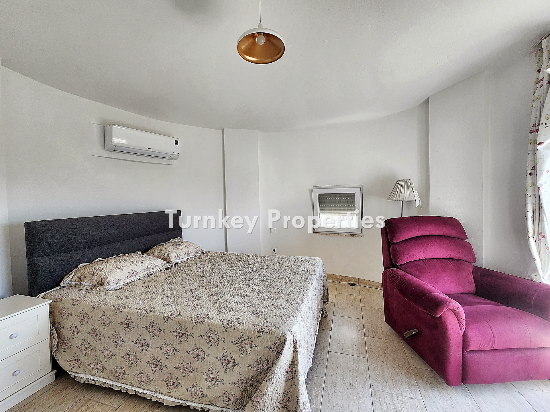 Milas Dörttepe Kiralık Müstakil Ev Göl Manzaralı Bahçeli Villa