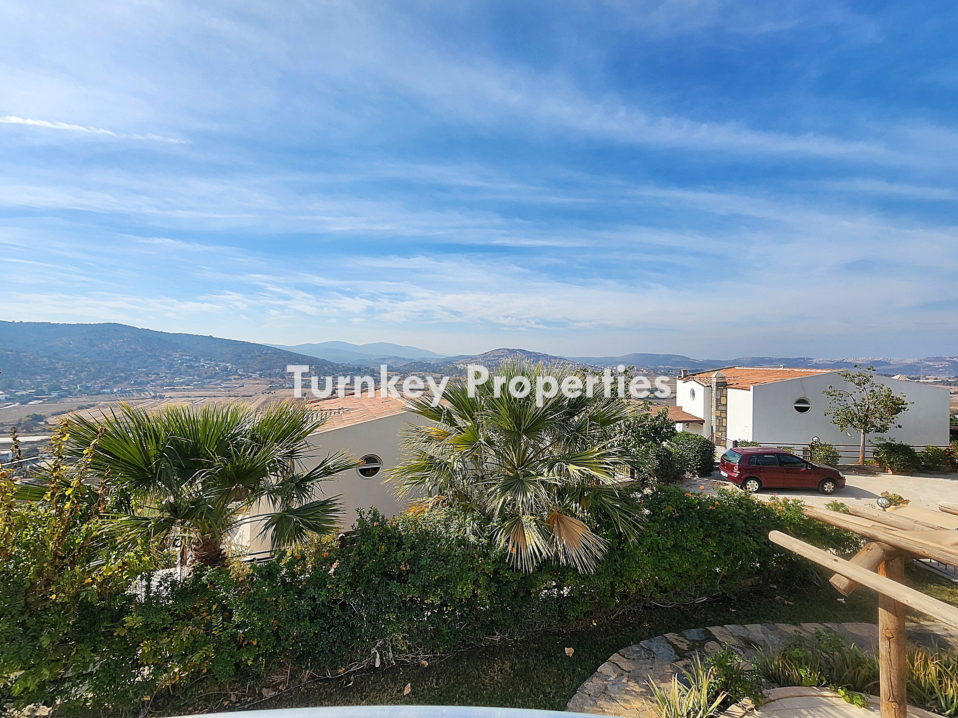 Milas Dörttepe Kiralık Müstakil Ev Göl Manzaralı Bahçeli Villa