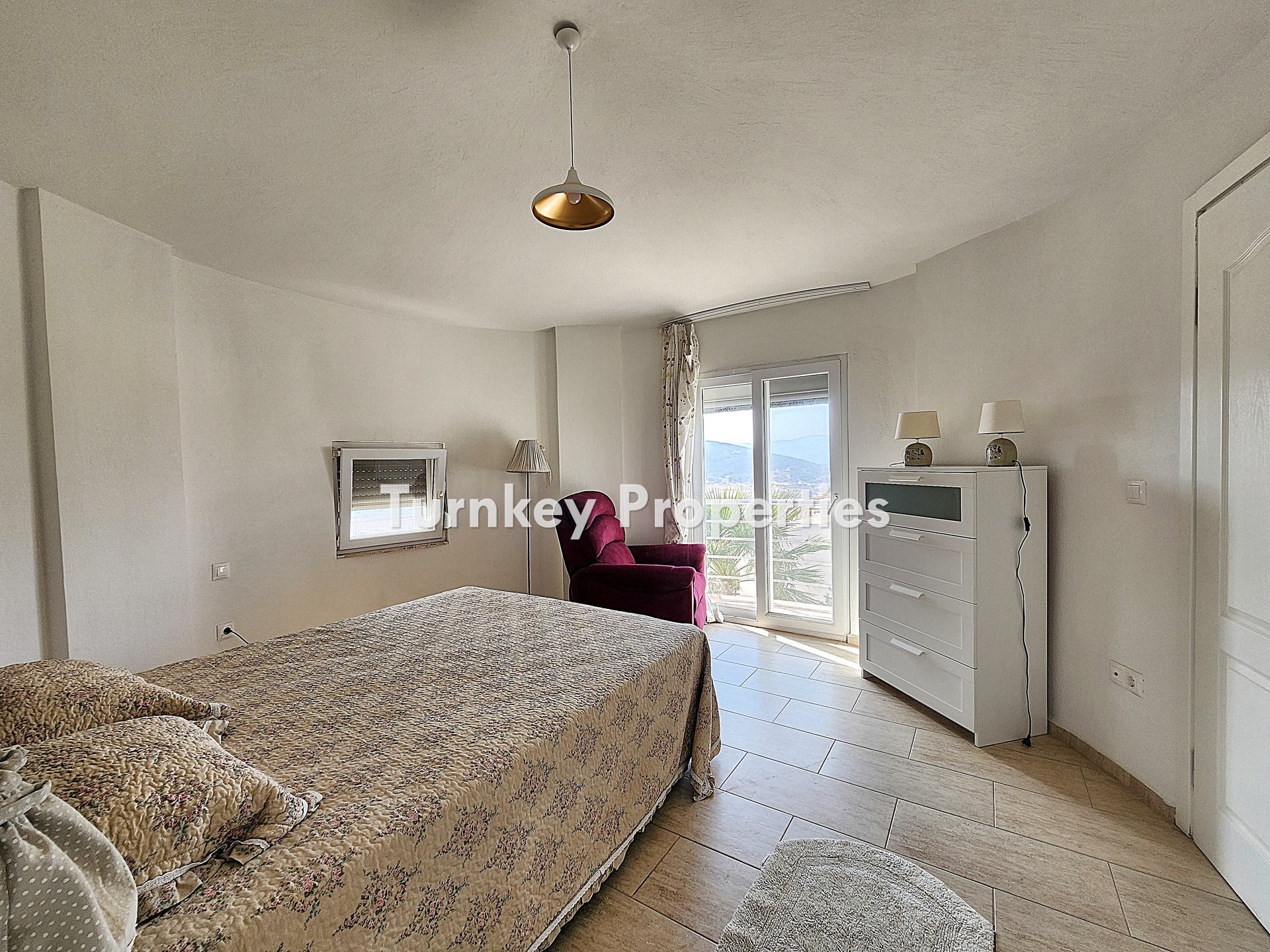 Milas Dörttepe Kiralık Müstakil Ev Göl Manzaralı Bahçeli Villa