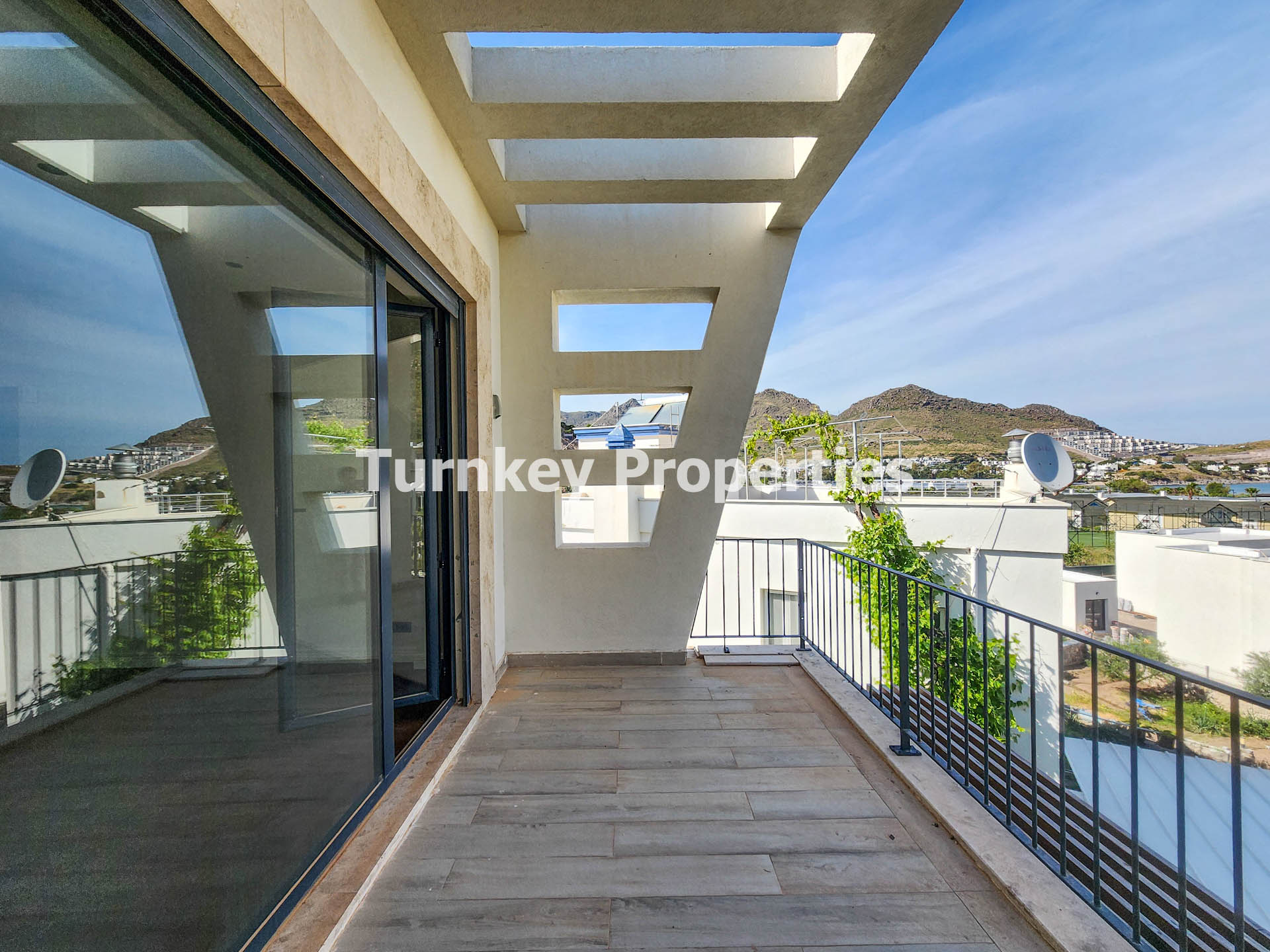 Karaincir Bodrum'da Satılık Residence Deniz Manzaralı ve Balkonlu