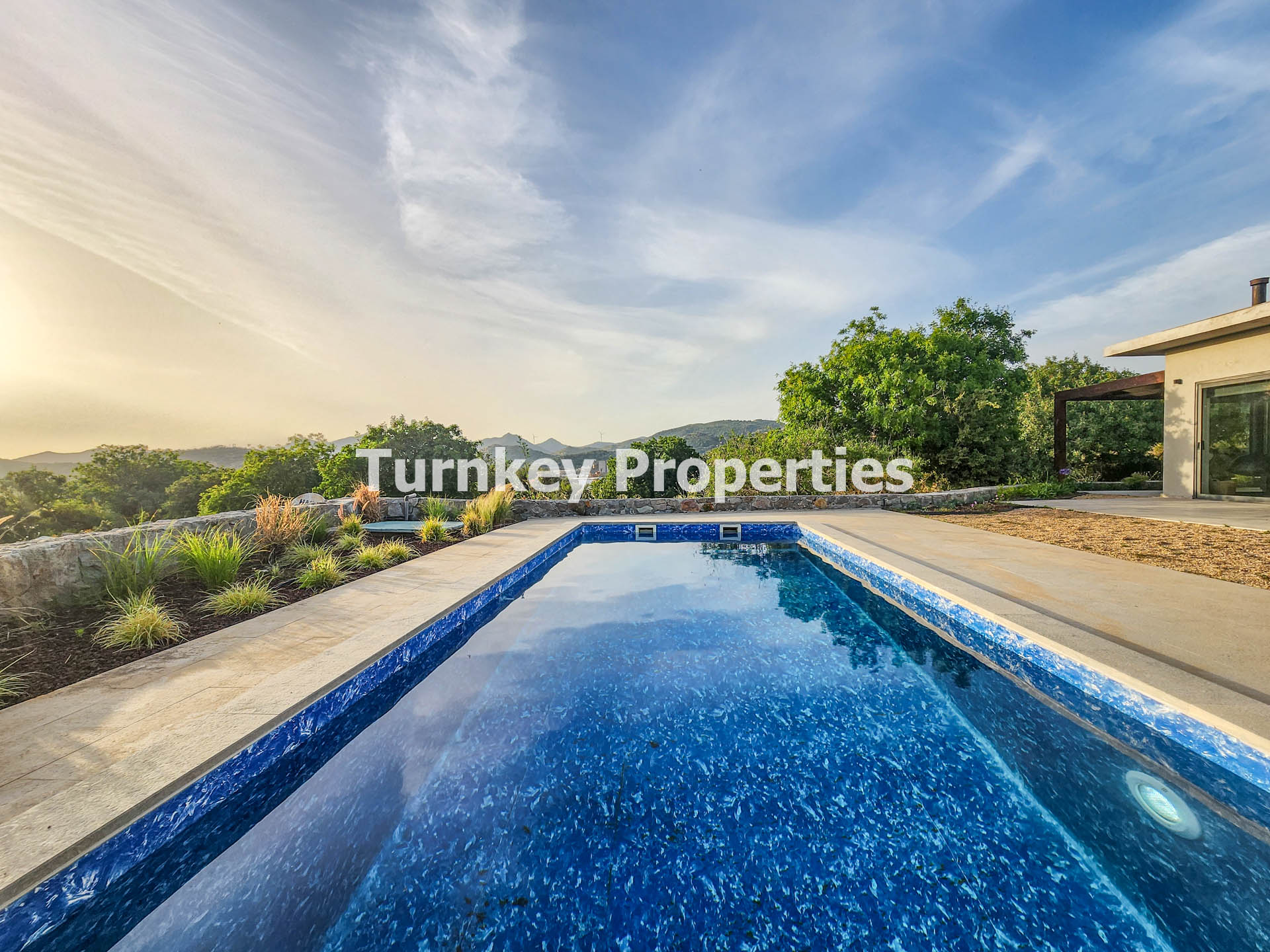 Bodrum Satılık Villa Tek Katlı Taş Mimarili Geniş Bahçe Bungalov