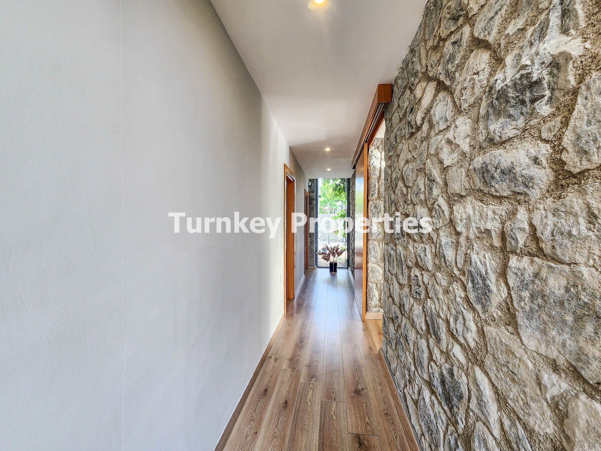Bodrum Satılık Villa Tek Katlı Taş Mimarili Geniş Bahçe Bungalov