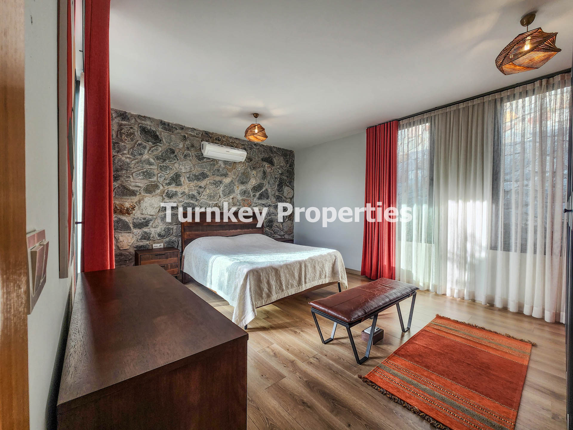 Bodrum Satılık Villa Tek Katlı Taş Mimarili Geniş Bahçe Bungalov