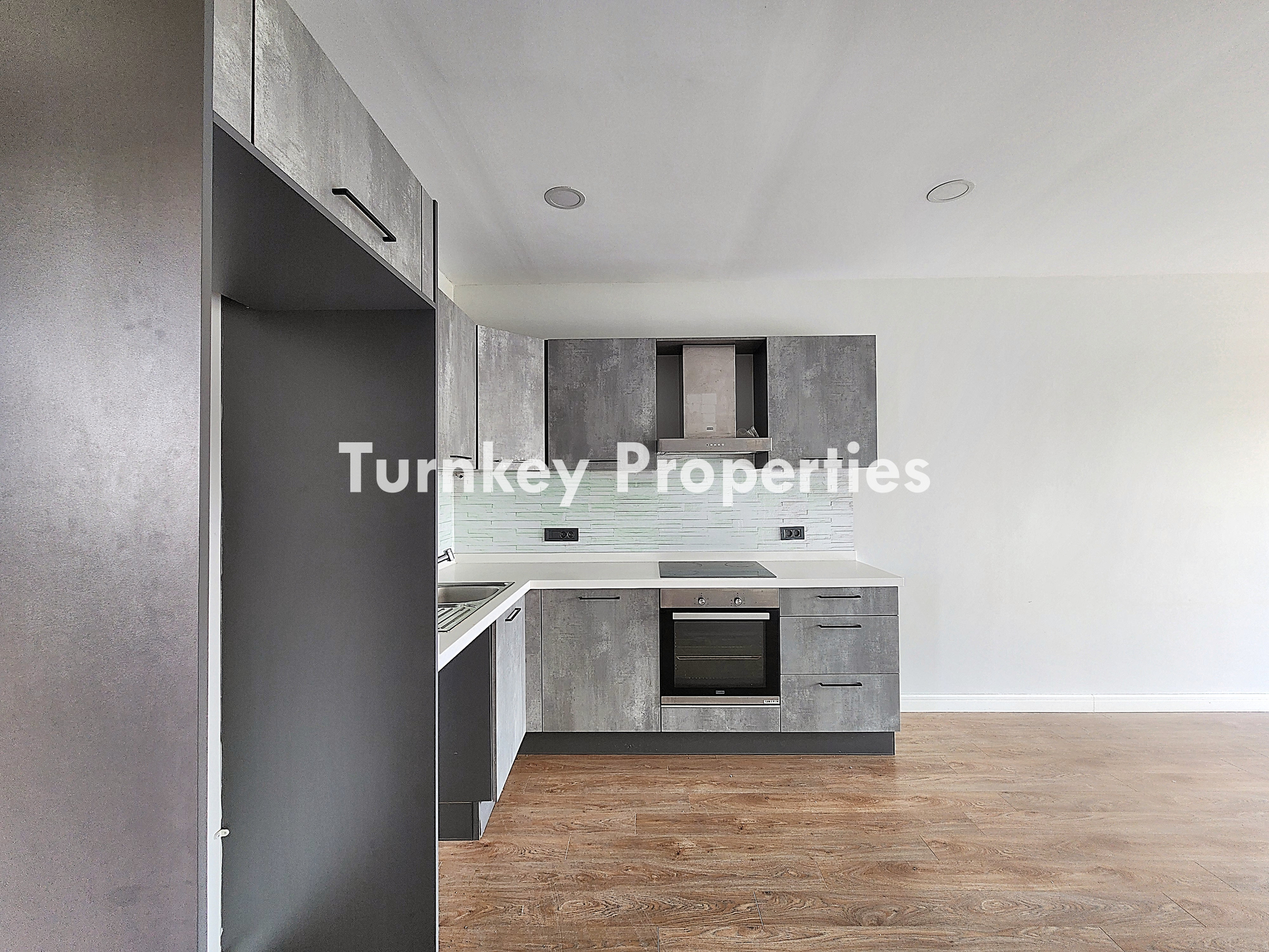 Bodrum Bitez’de Kiralık Dubleks Bahçeli Üç Odalı Merkezi Konum