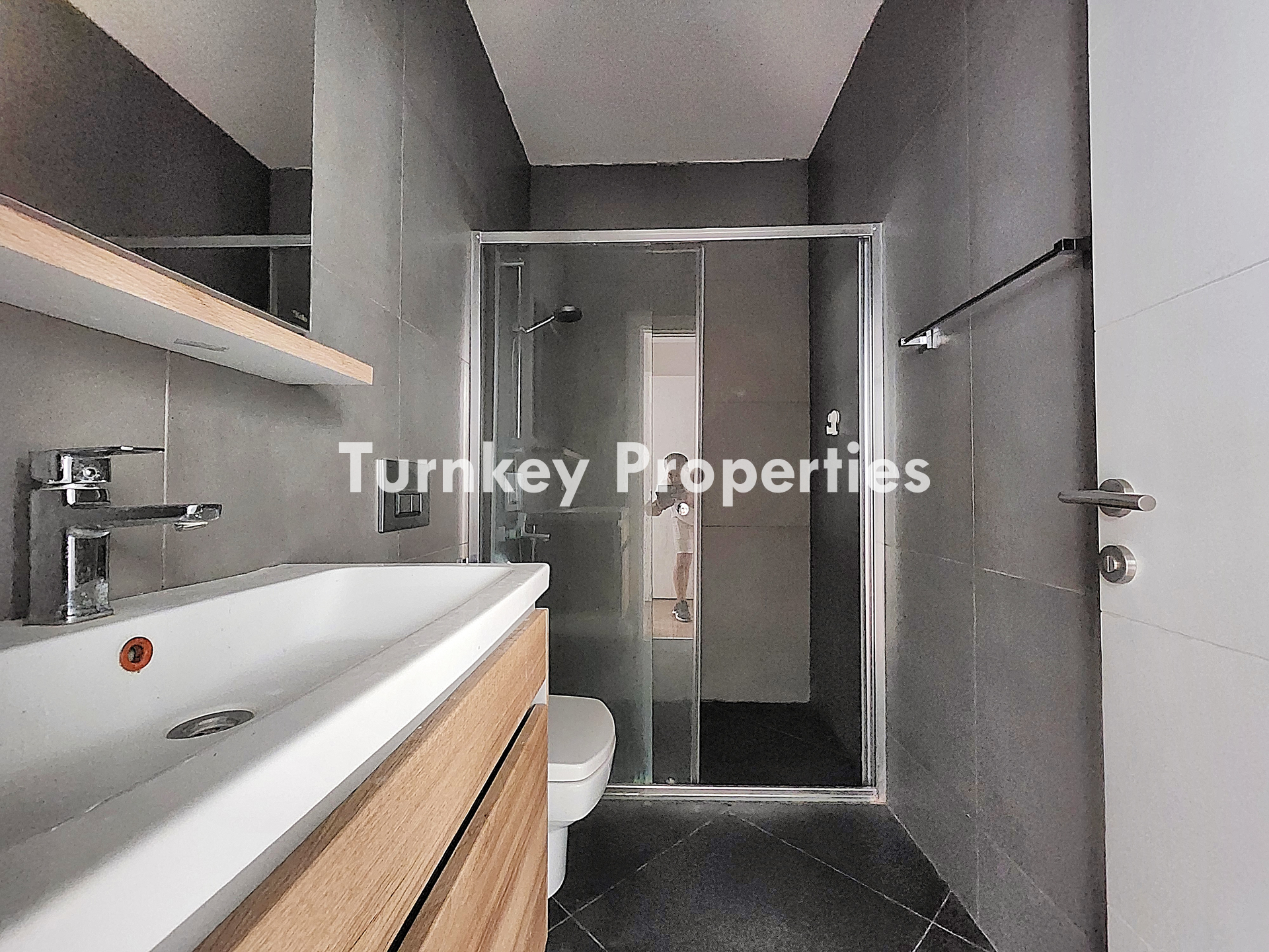 Bodrum Bitez’de Kiralık Dubleks Bahçeli Üç Odalı Merkezi Konum