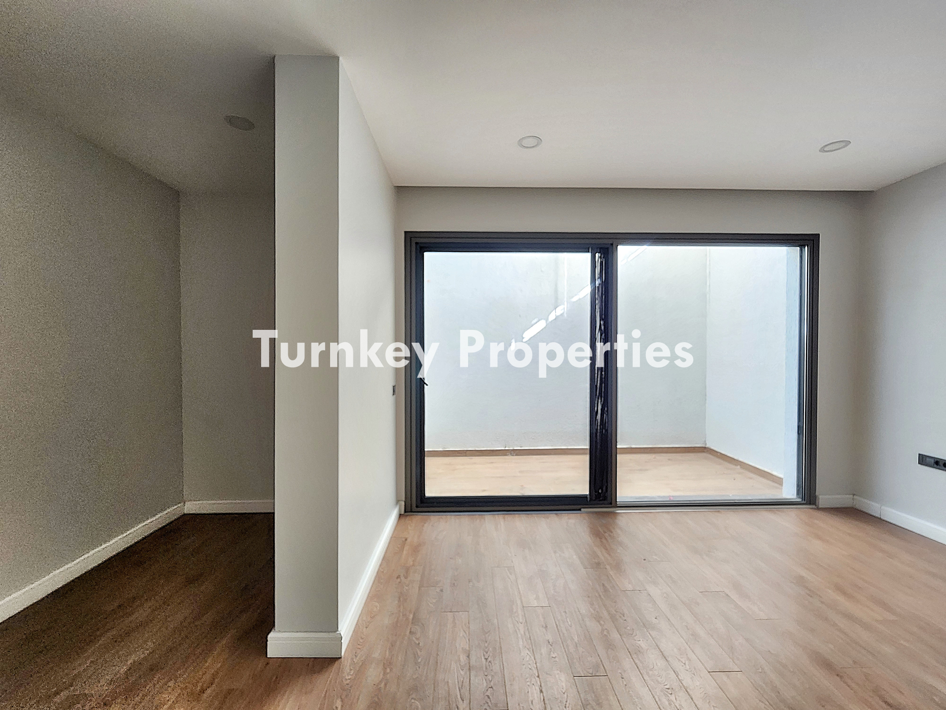 Bodrum Bitez’de Kiralık Dubleks Bahçeli Üç Odalı Merkezi Konum