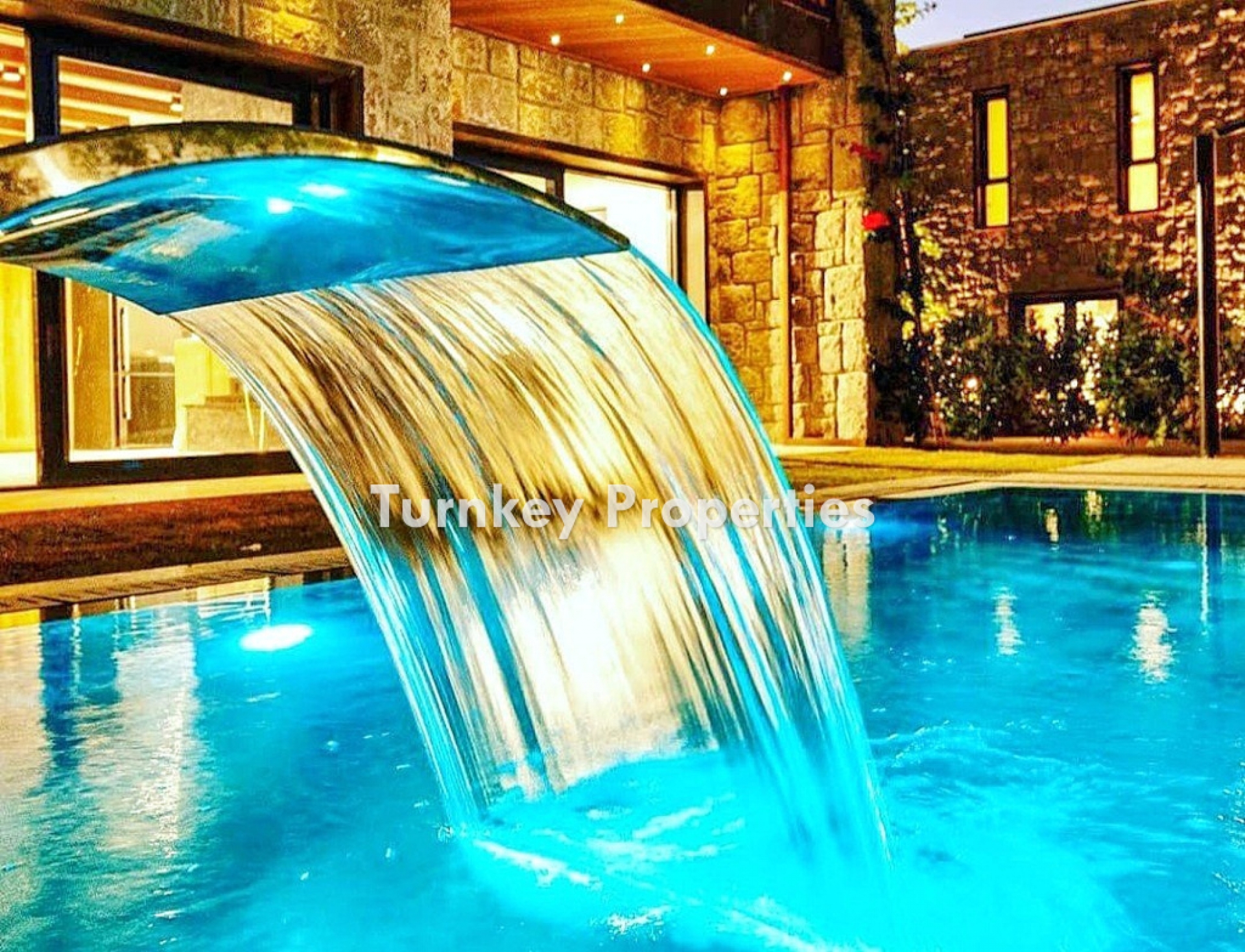 Yalıkavak Satılık Taş Villa Özel Havuzlu Marinaya Yürüme Mesafesi