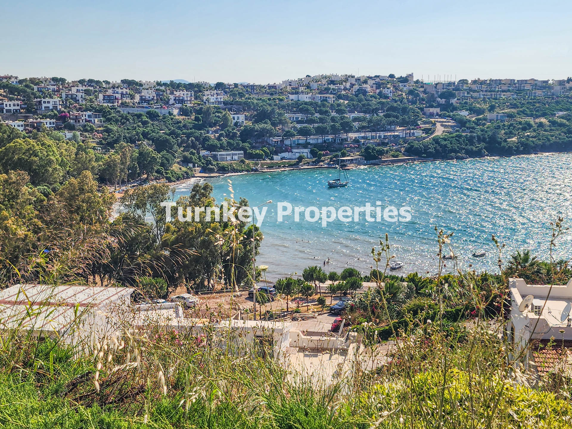 Boğaziçi Milas Satılık Ev Deniz Manzaralı Geniş Bahçeli Dört Oda
