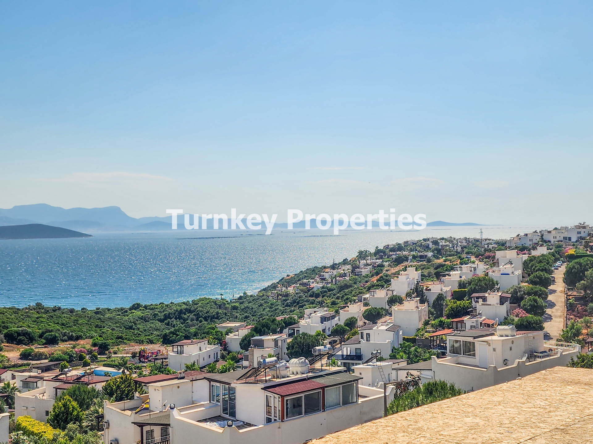 Boğaziçi Milas Satılık Ev Deniz Manzaralı Geniş Bahçeli Dört Oda