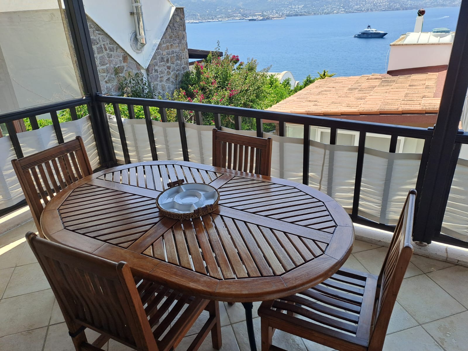 Yalıkavak'ta Deniz Manzaralı Eşyalı Kiralık Daire