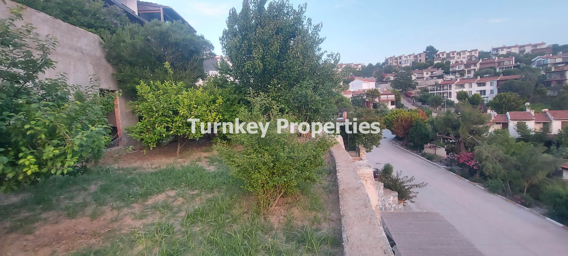 Boğaziçi Satılık Bahçeli Ev Denize Sıfır Site İskeleli ve Plajlı
