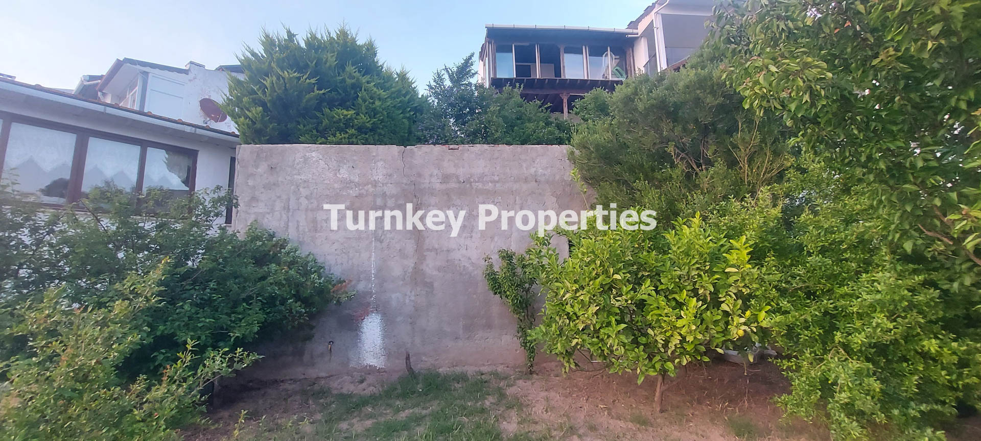 Boğaziçi Satılık Bahçeli Ev Denize Sıfır Site İskeleli ve Plajlı