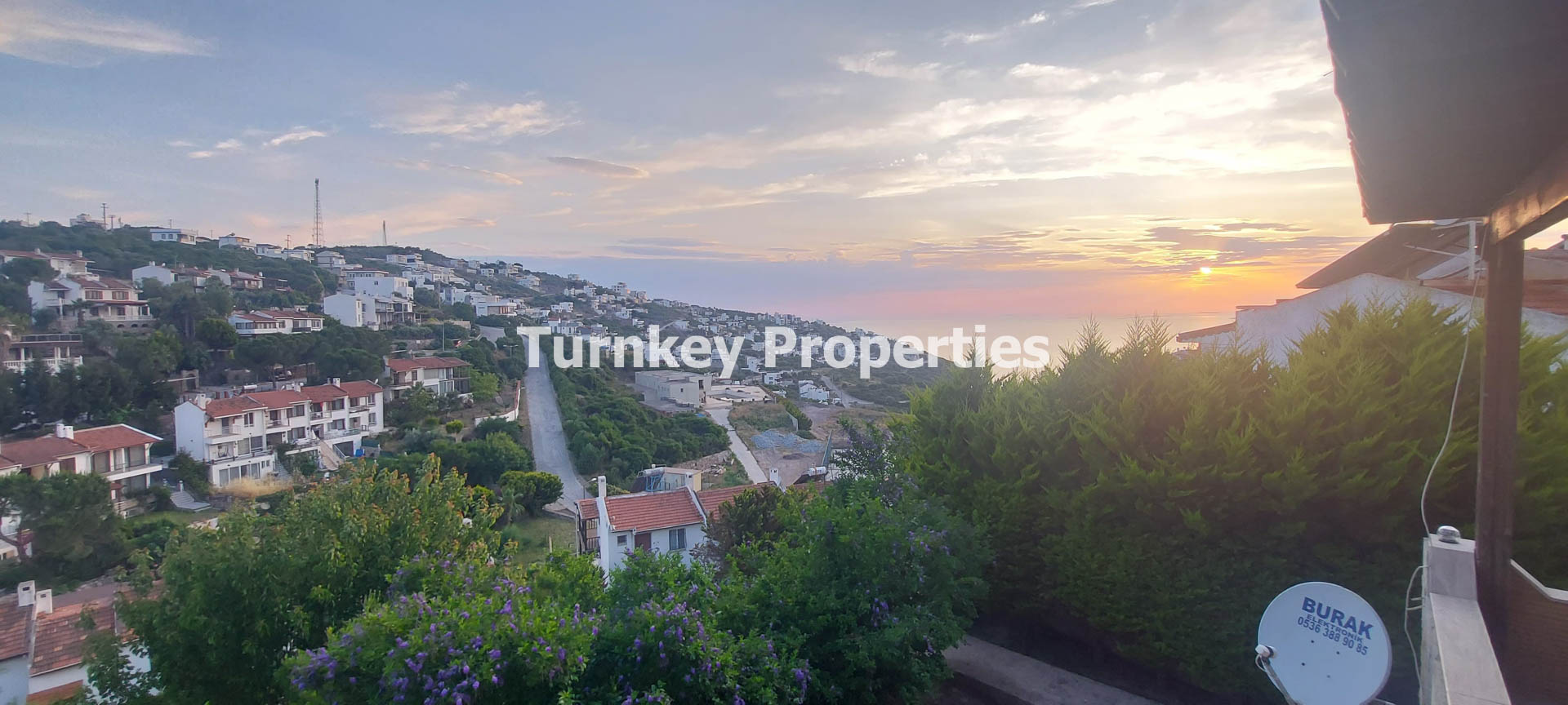 Boğaziçi Satılık Bahçeli Ev Denize Sıfır Site İskeleli ve Plajlı
