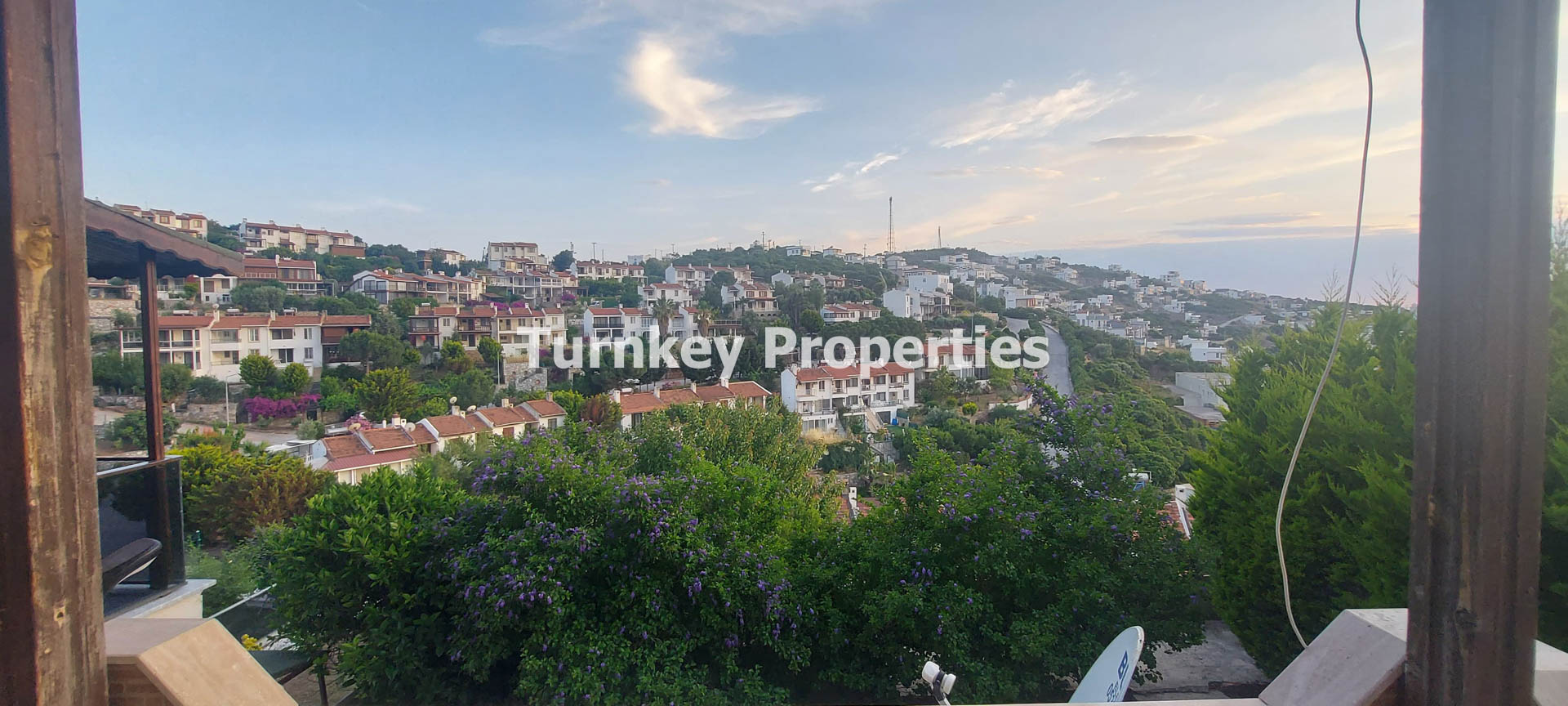 Boğaziçi Satılık Bahçeli Ev Denize Sıfır Site İskeleli ve Plajlı