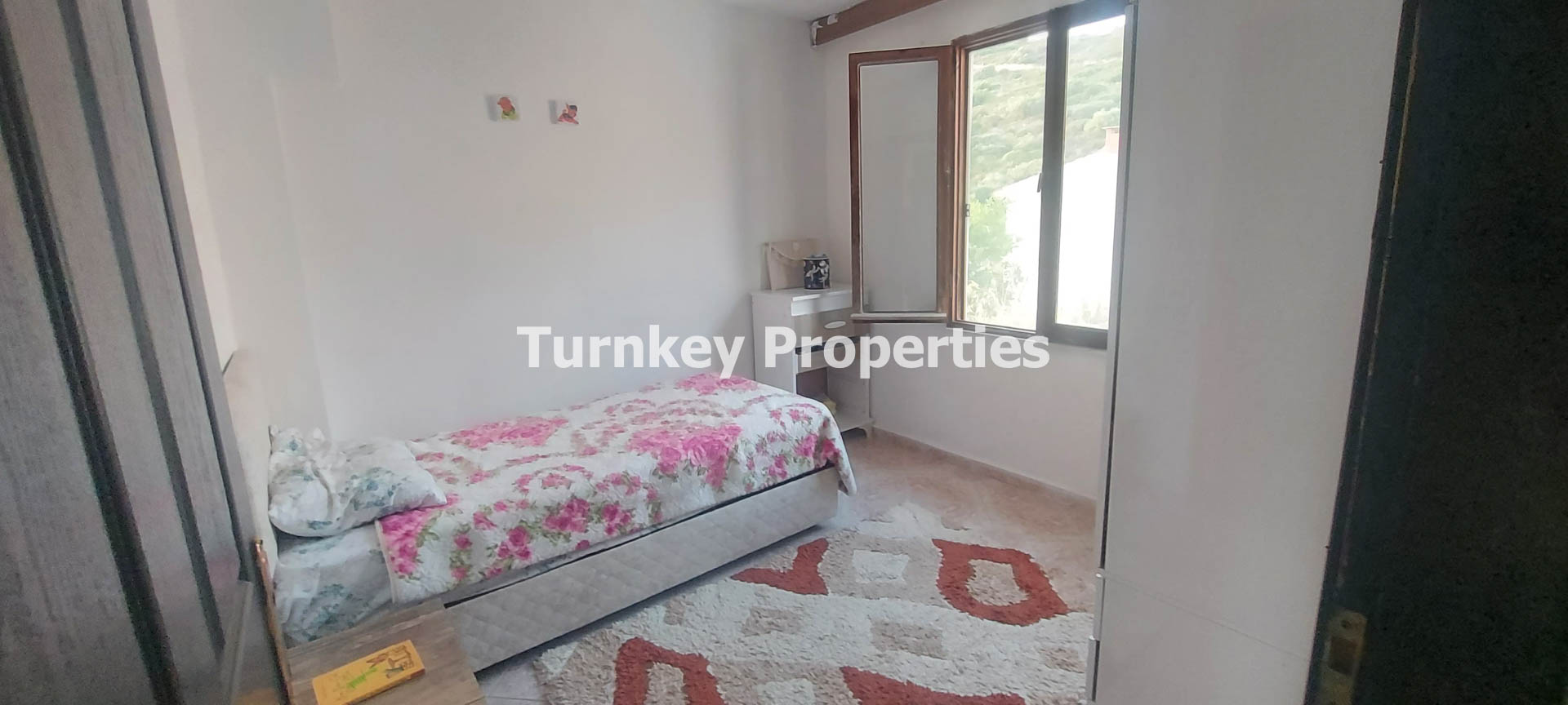 Boğaziçi Satılık Bahçeli Ev Denize Sıfır Site İskeleli ve Plajlı