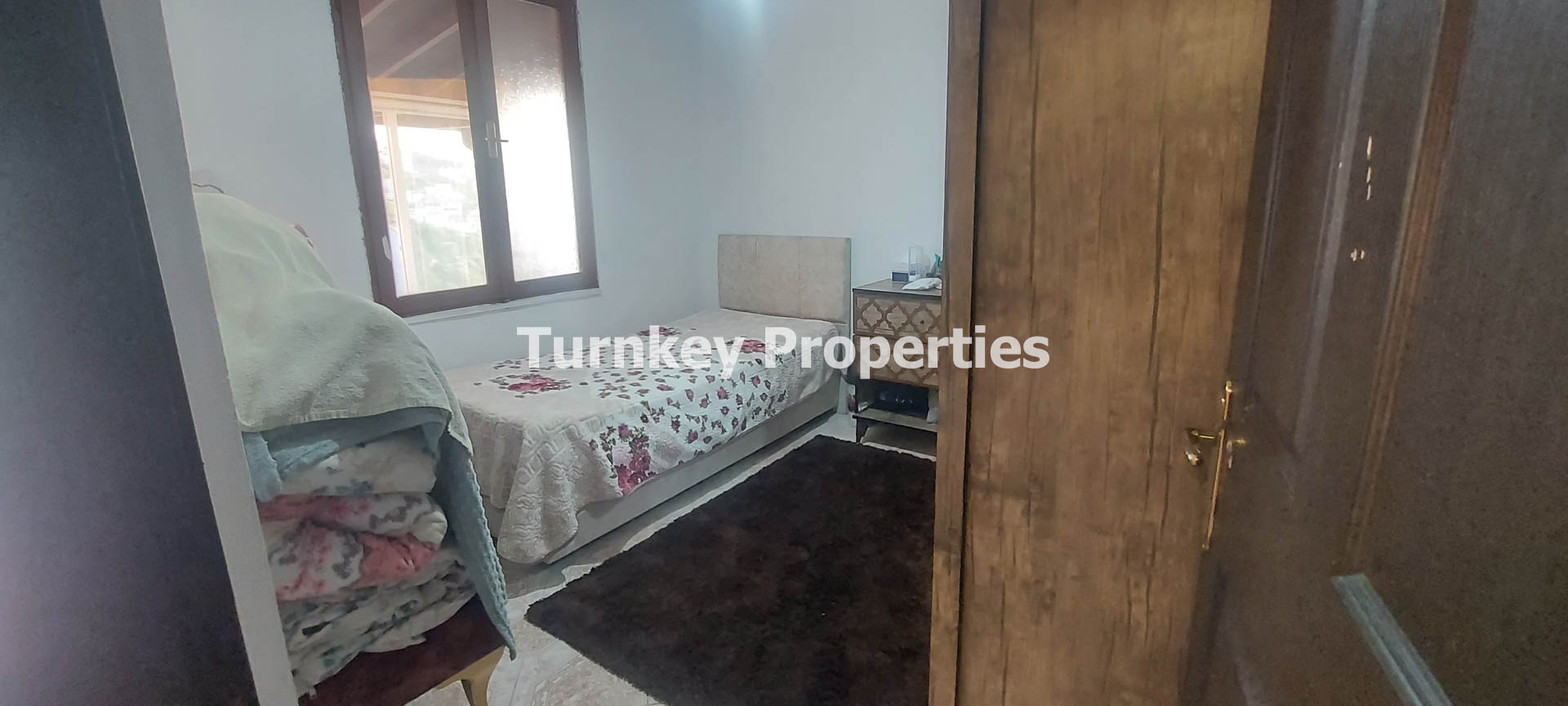 Boğaziçi Satılık Bahçeli Ev Denize Sıfır Site İskeleli ve Plajlı