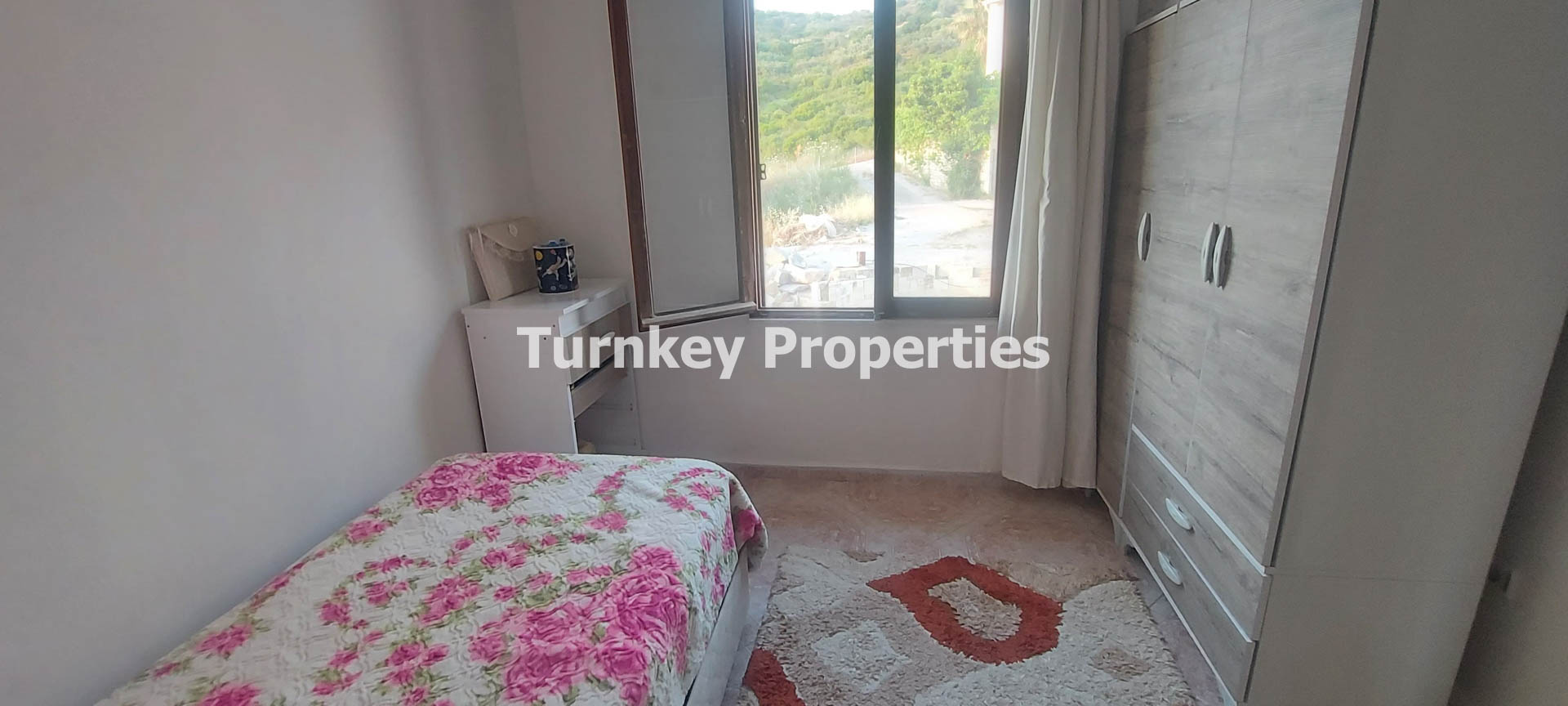 Boğaziçi Satılık Bahçeli Ev Denize Sıfır Site İskeleli ve Plajlı