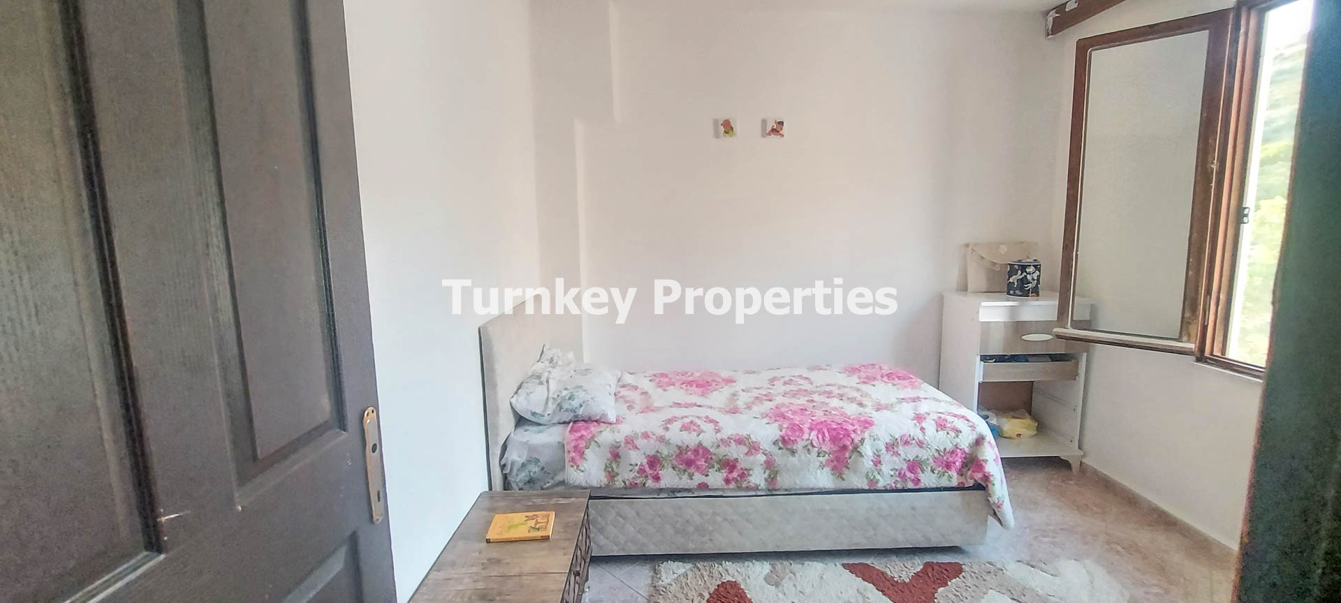 Boğaziçi Satılık Bahçeli Ev Denize Sıfır Site İskeleli ve Plajlı
