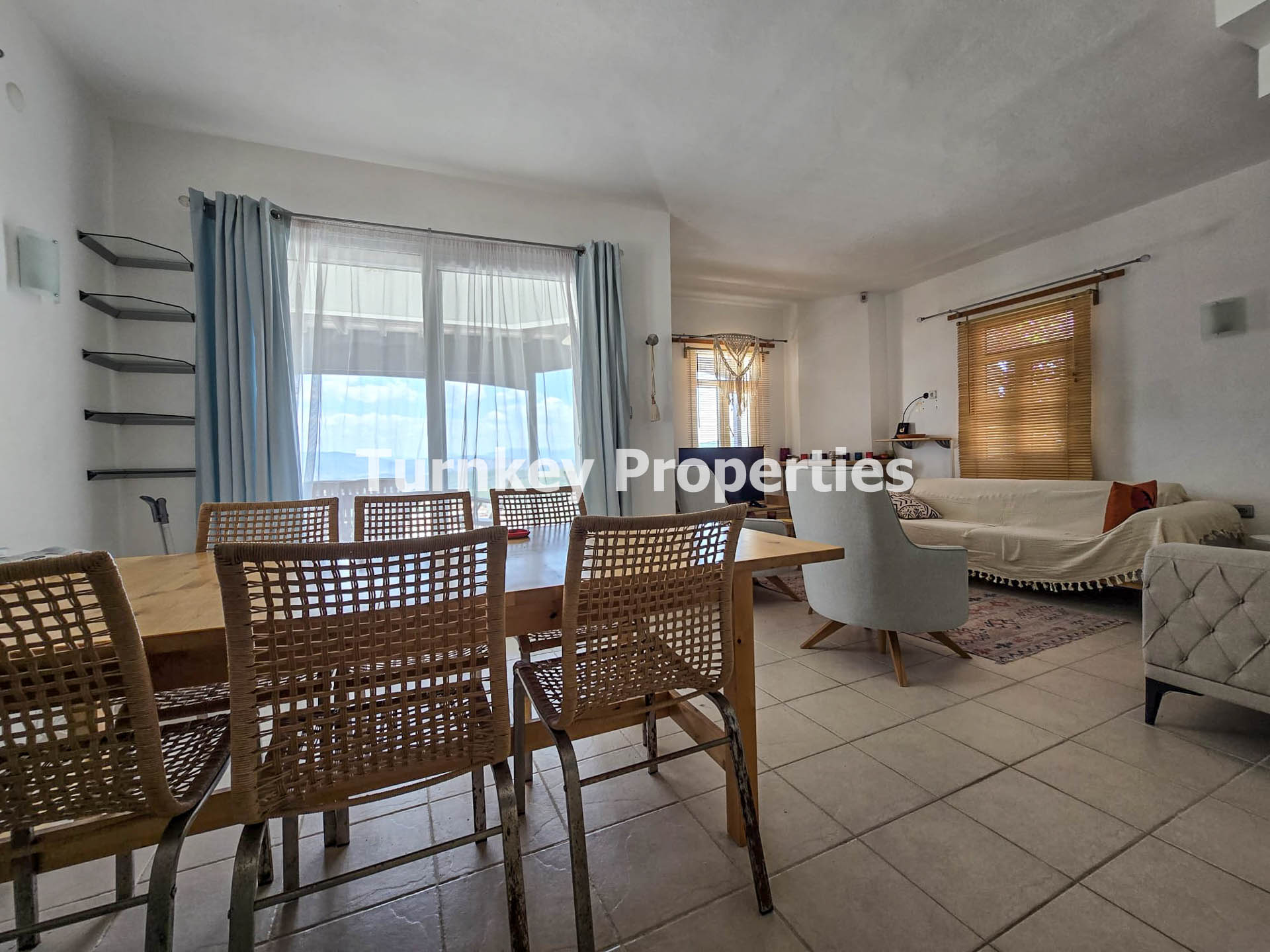 Boğaziçi Kiralık 3+1 Müstakil Ev Geniş Bahçeli Full Eşyalı Villa