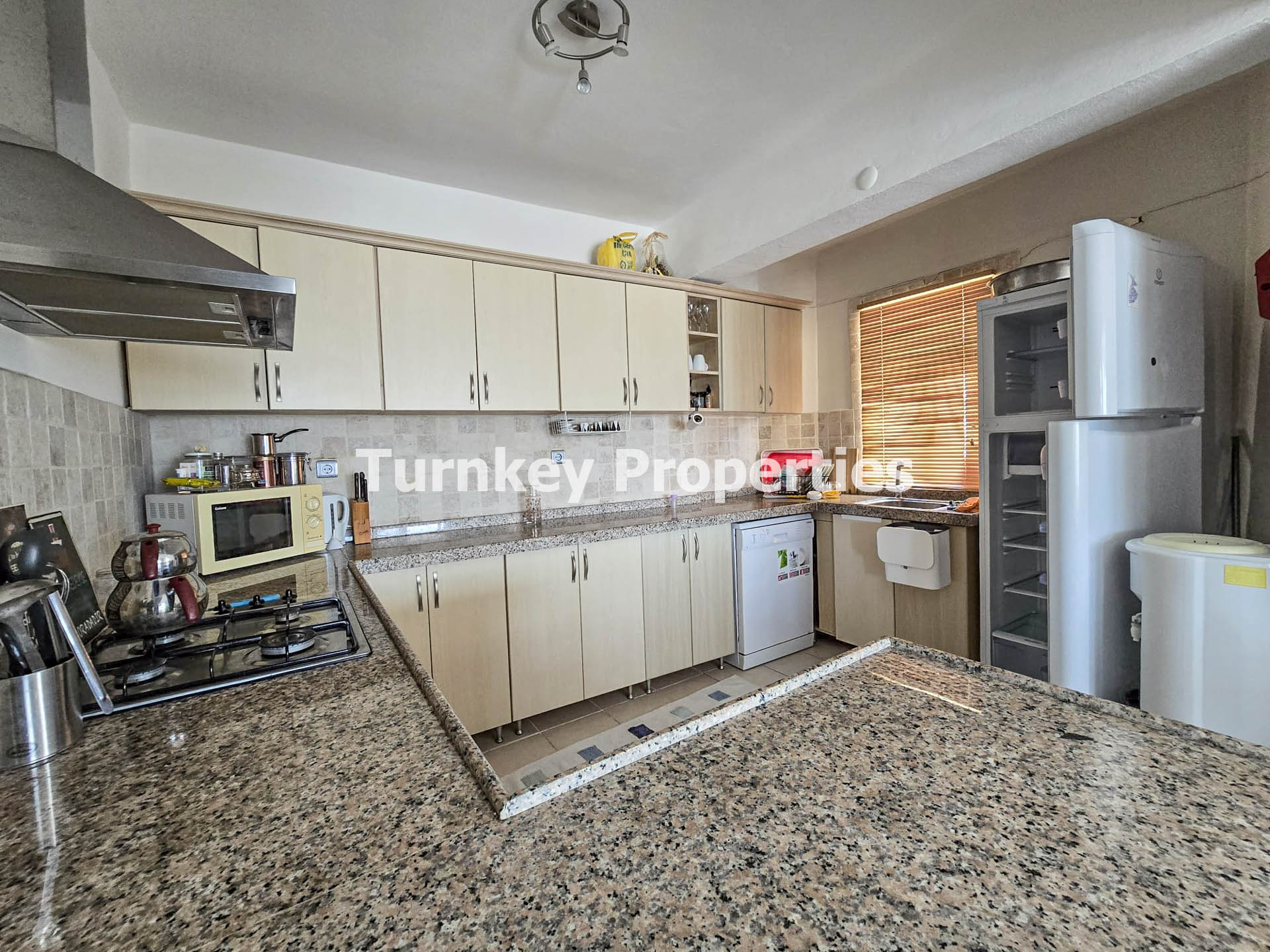 Boğaziçi Kiralık 3+1 Müstakil Ev Geniş Bahçeli Full Eşyalı Villa
