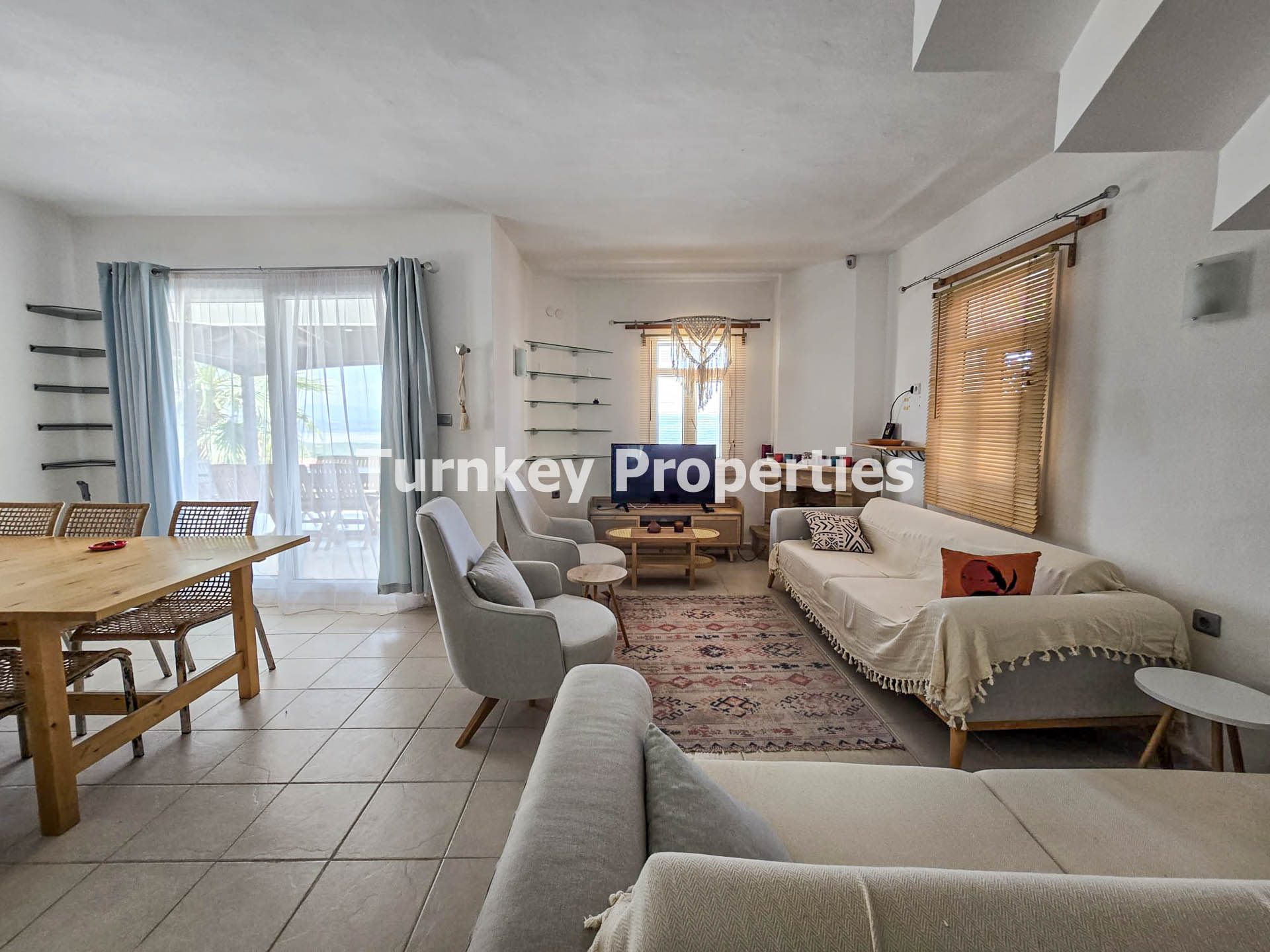 Boğaziçi Kiralık 3+1 Müstakil Ev Geniş Bahçeli Full Eşyalı Villa