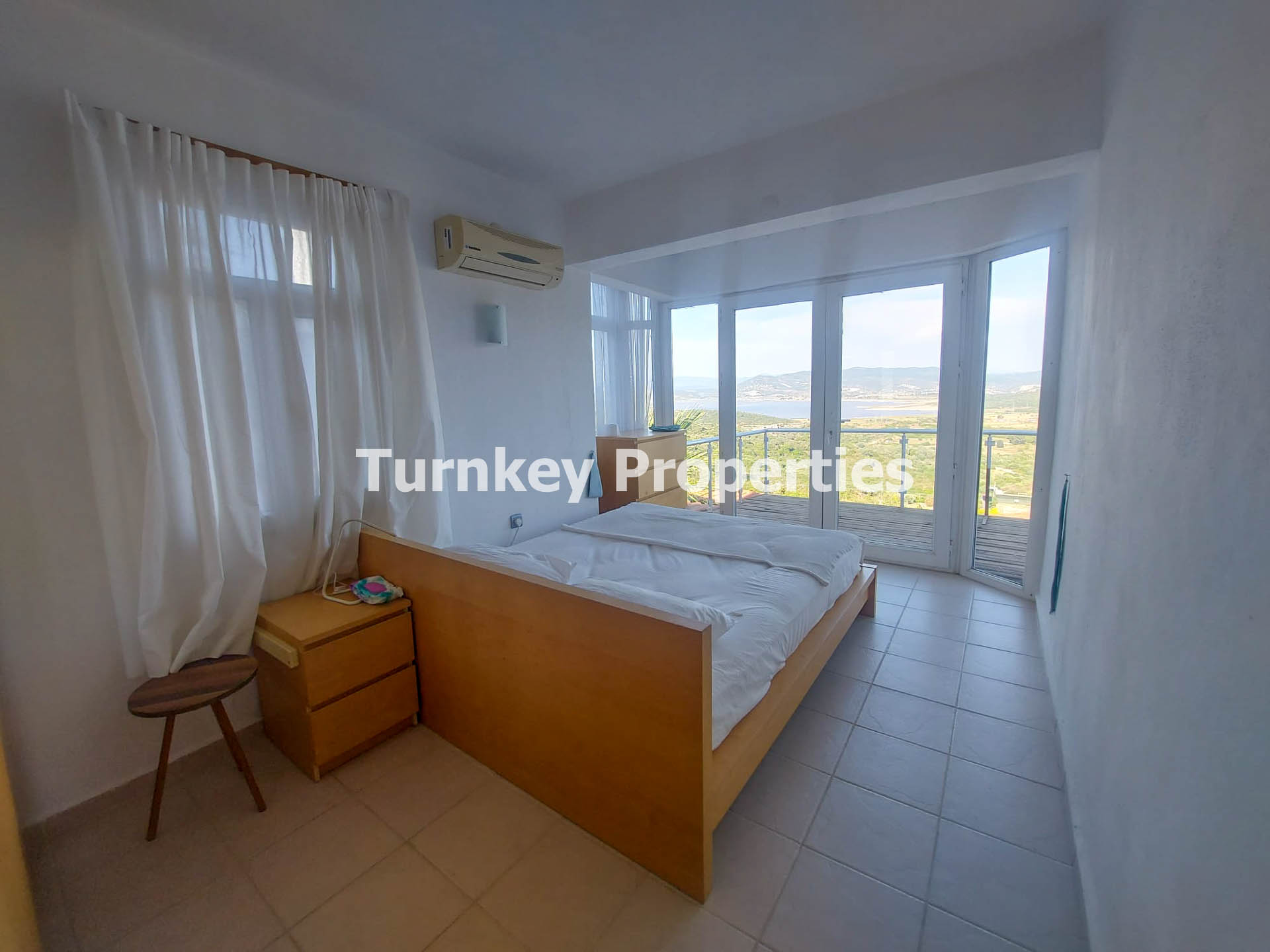 Boğaziçi Kiralık 3+1 Müstakil Ev Geniş Bahçeli Full Eşyalı Villa