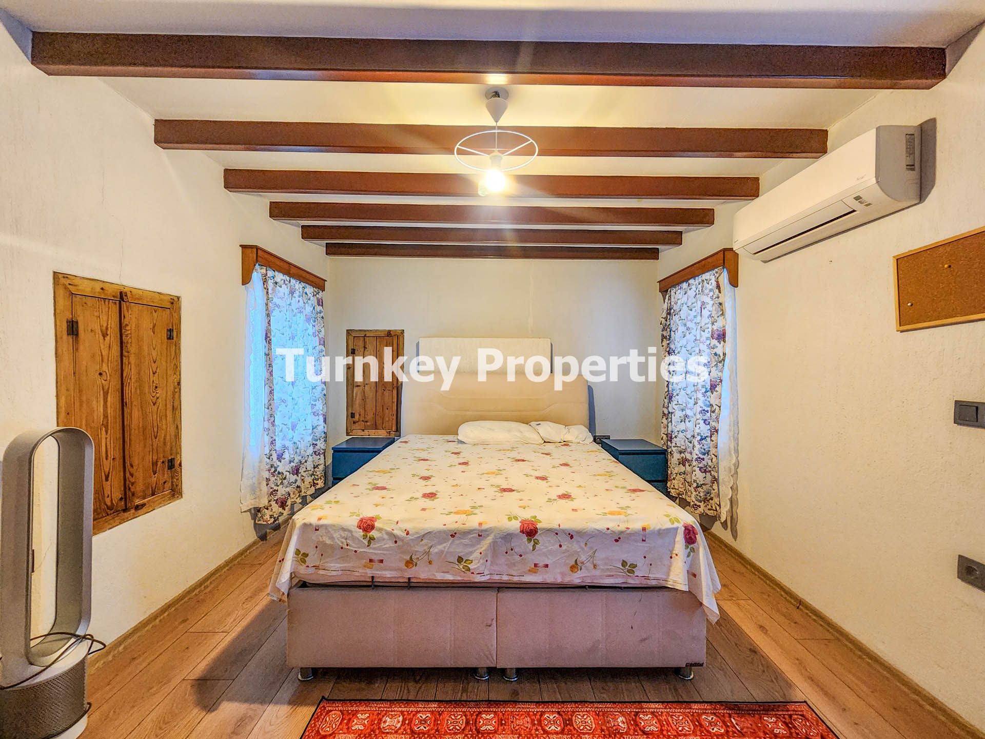 Yakaköy Kiralık Avlulu Bodrum Taş Ev Müstakil Yaşam ve Bahçeli Ev