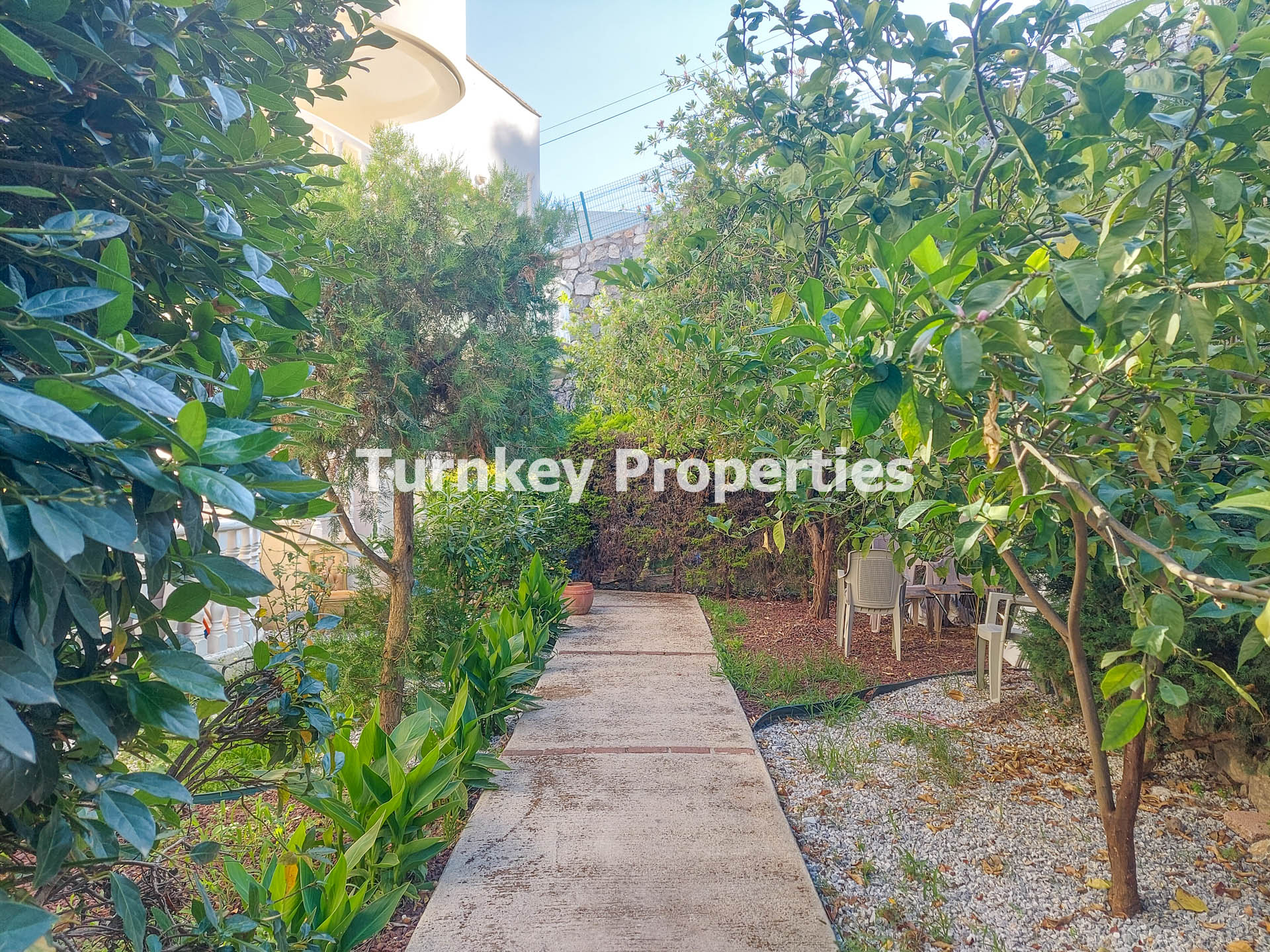 Adabükü Satılık Daire Lakeside Garden Bahçe Katı 2 Banyolu Eşyalı