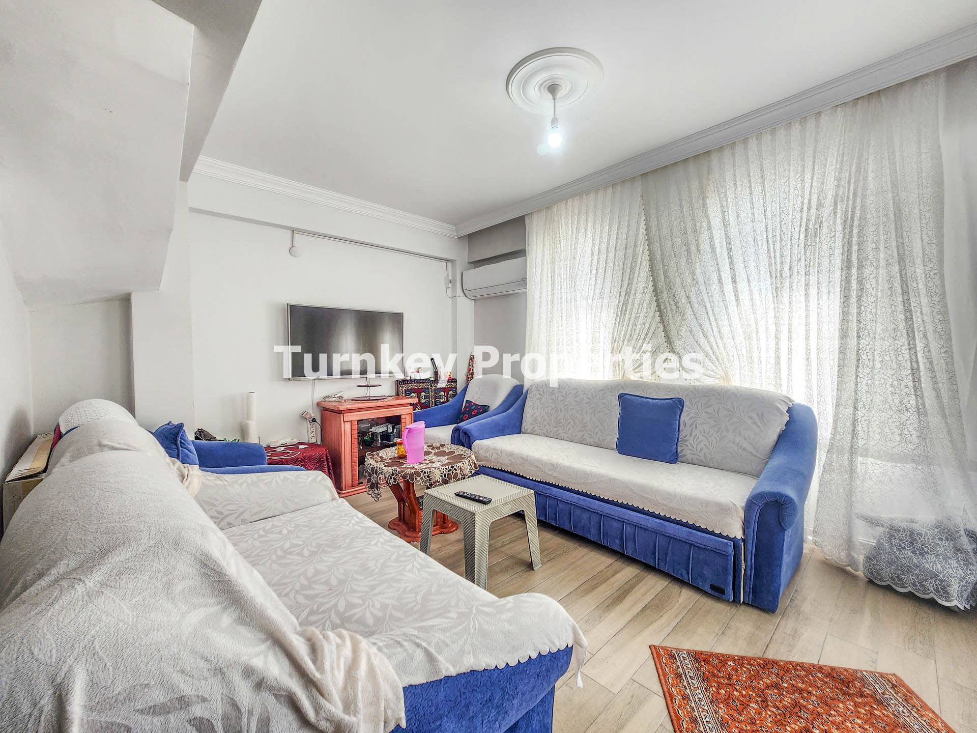 Boğaziçi Satılık Villa Göl Manzaralı Bahçeli Denize Yakın Özel Ev