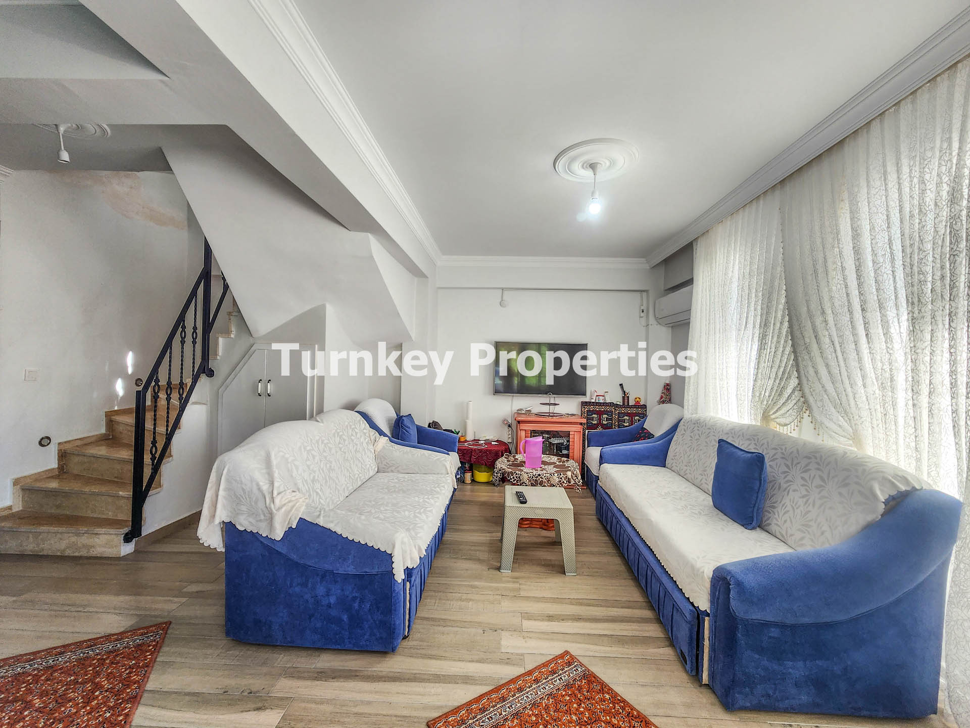 Boğaziçi Satılık Villa Göl Manzaralı Bahçeli Denize Yakın Özel Ev