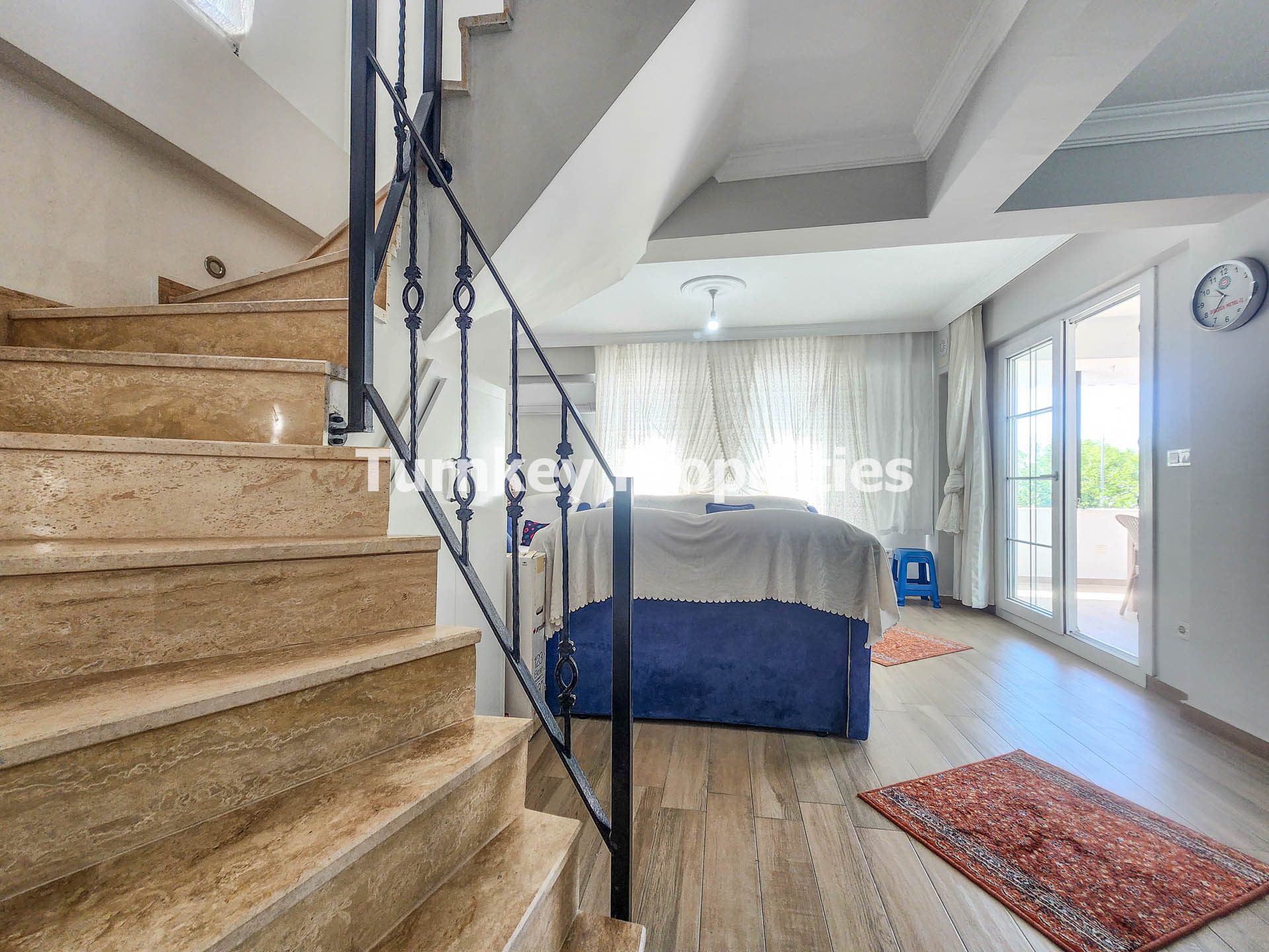 Boğaziçi Satılık Villa Göl Manzaralı Bahçeli Denize Yakın Özel Ev