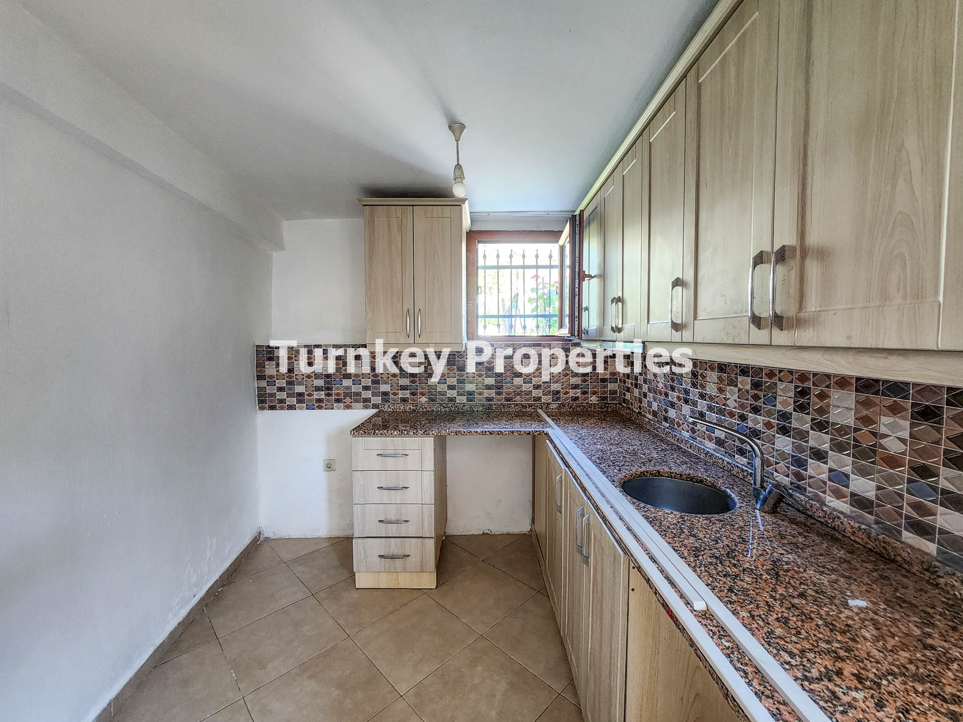 Gündoğan Merkezde Kiralık Bahçe Katı Daire, Yıl Boyu Yaşama Uygun