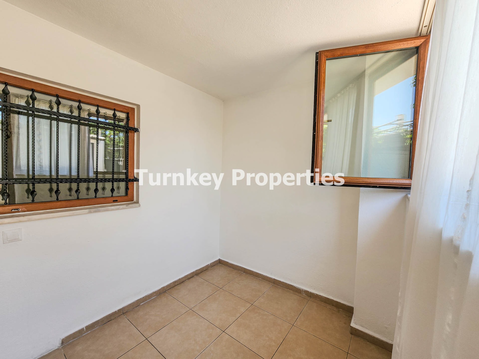 Gündoğan Merkezde Kiralık Bahçe Katı Daire, Yıl Boyu Yaşama Uygun