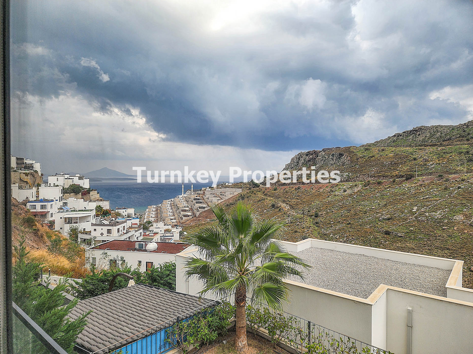 Bağla, Bodrum'da Satılık 4+1 Villa Deniz Manzaralı Özel Havuzlu