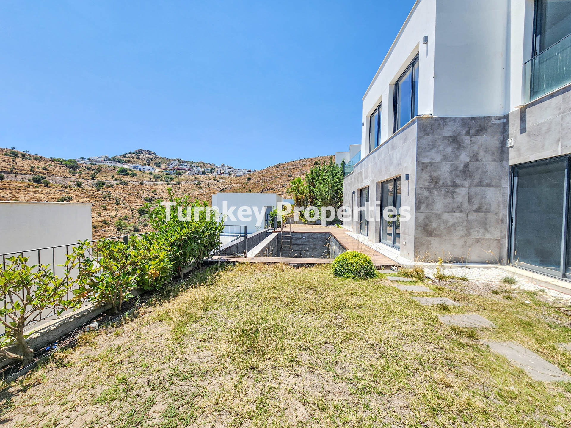 Bağla, Bodrum'da Satılık 4+1 Villa Deniz Manzaralı Özel Havuzlu
