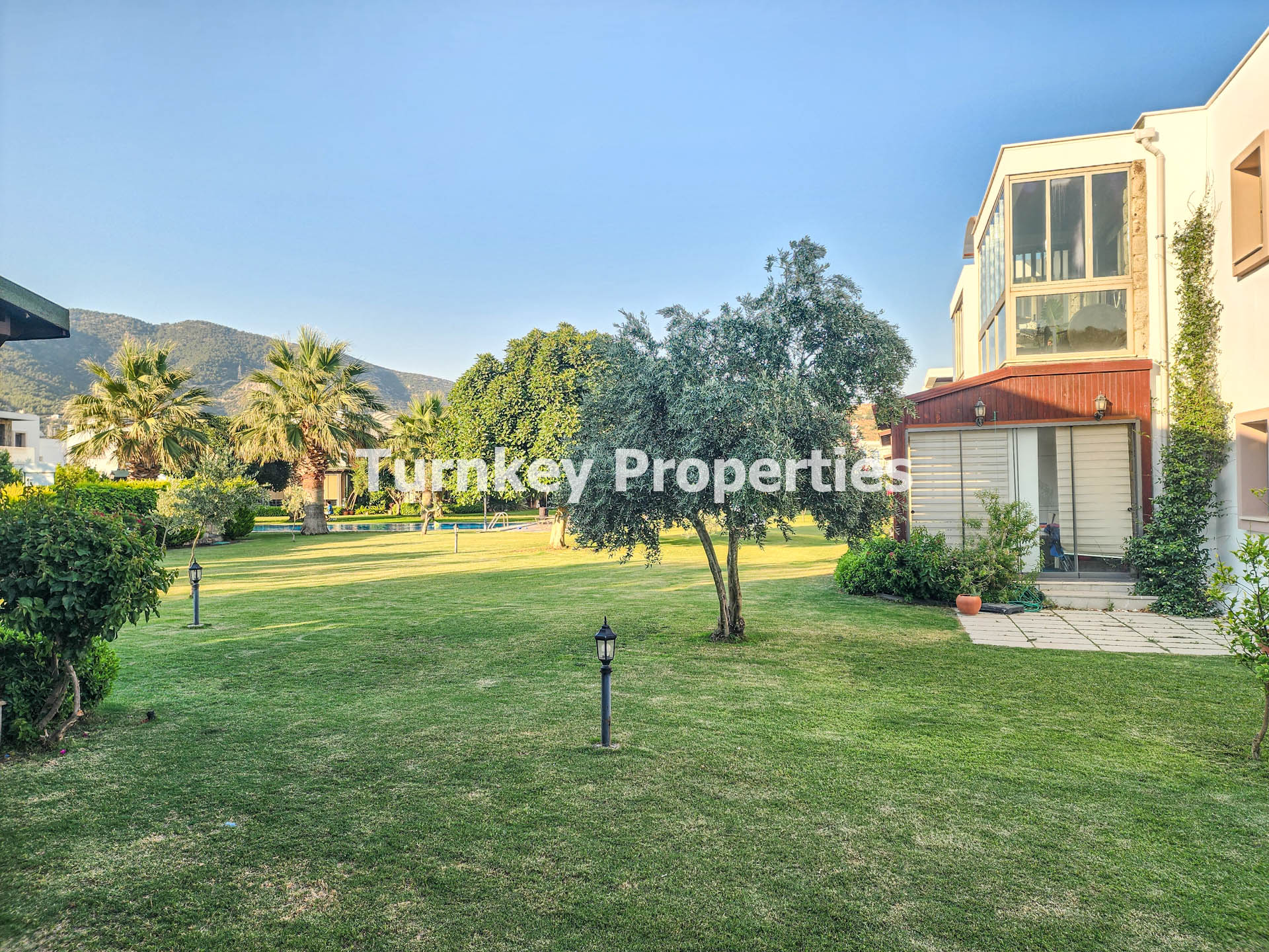 Ortakent, Bodrum'da Senelik Kiralık Bahçe Katı 2+1 Daire Aylık Öd