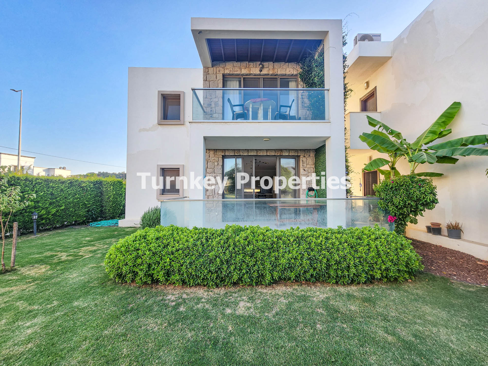 Ortakent, Bodrum'da Senelik Kiralık Bahçe Katı 2+1 Daire Aylık Öd