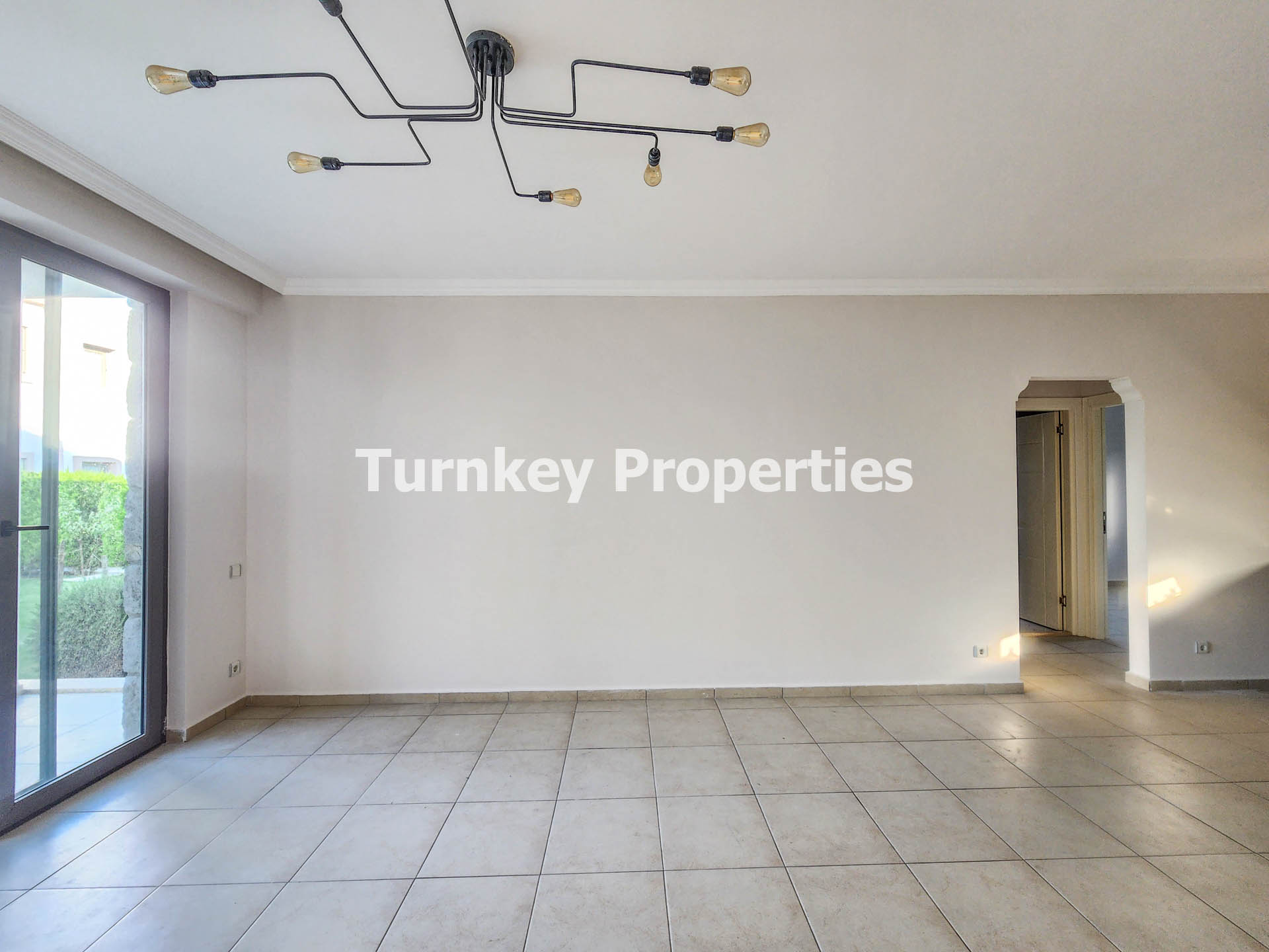 Ortakent, Bodrum'da Senelik Kiralık Bahçe Katı 2+1 Daire Aylık Öd