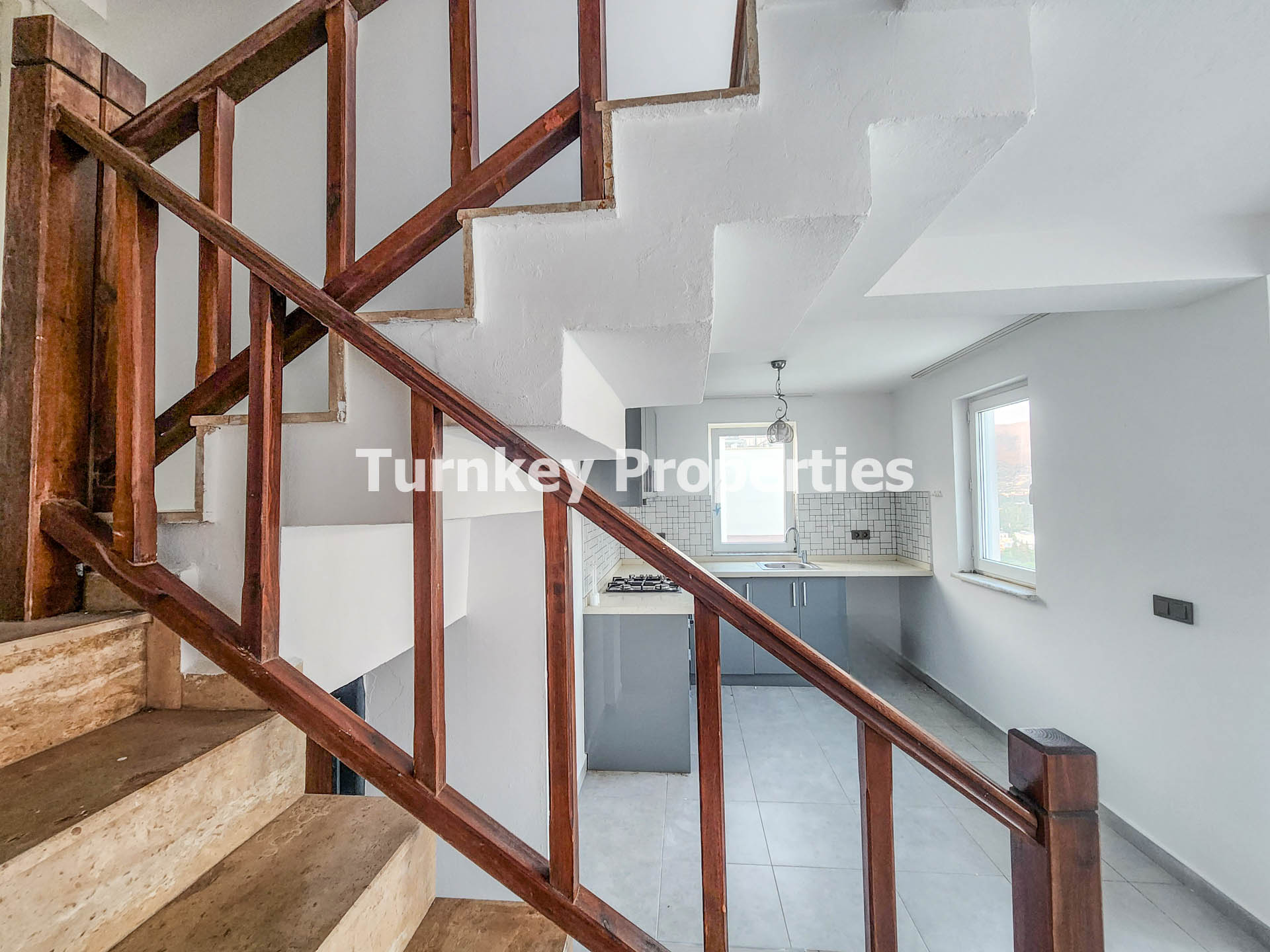 Gümüşlük Sahile Yakın, Manzaralı Senelik Kiralık 2 Yatak Odalı Ev